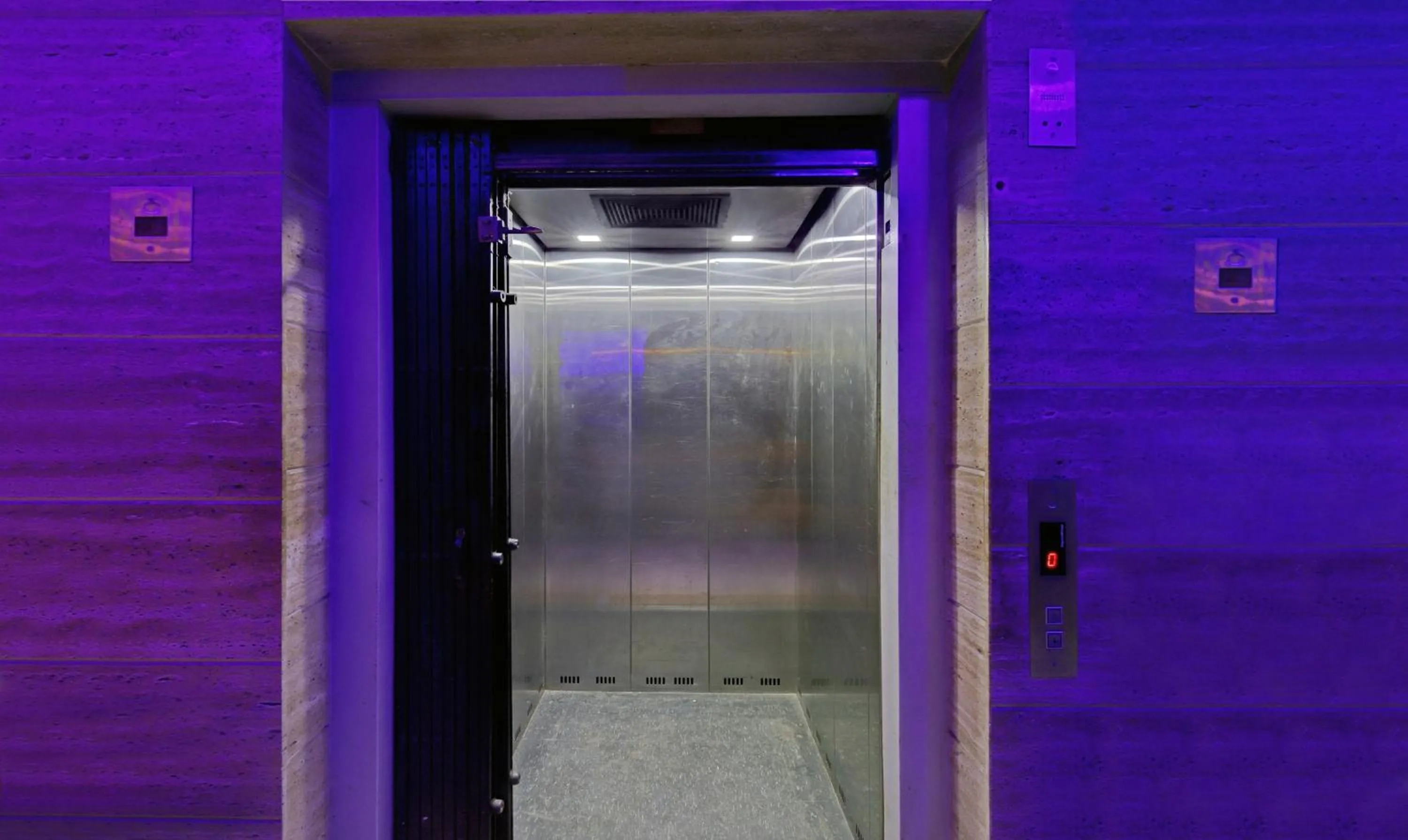 elevator in Treebo Archie Regency