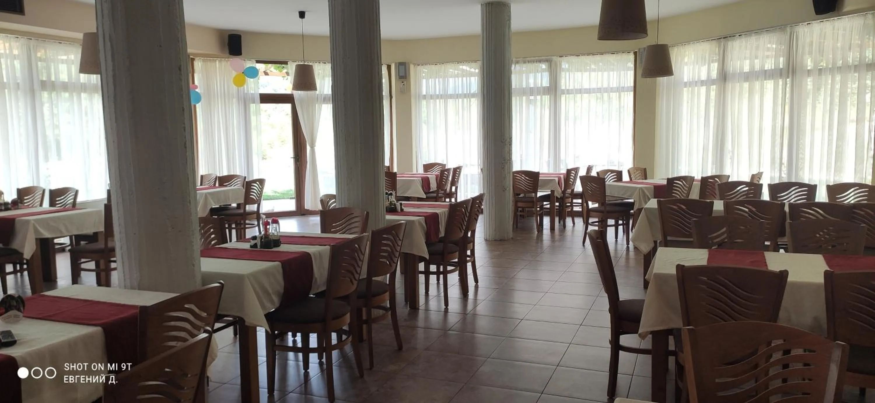Restaurant/places to eat in Alpine Garden Hotel (Trayanovi Dvori)