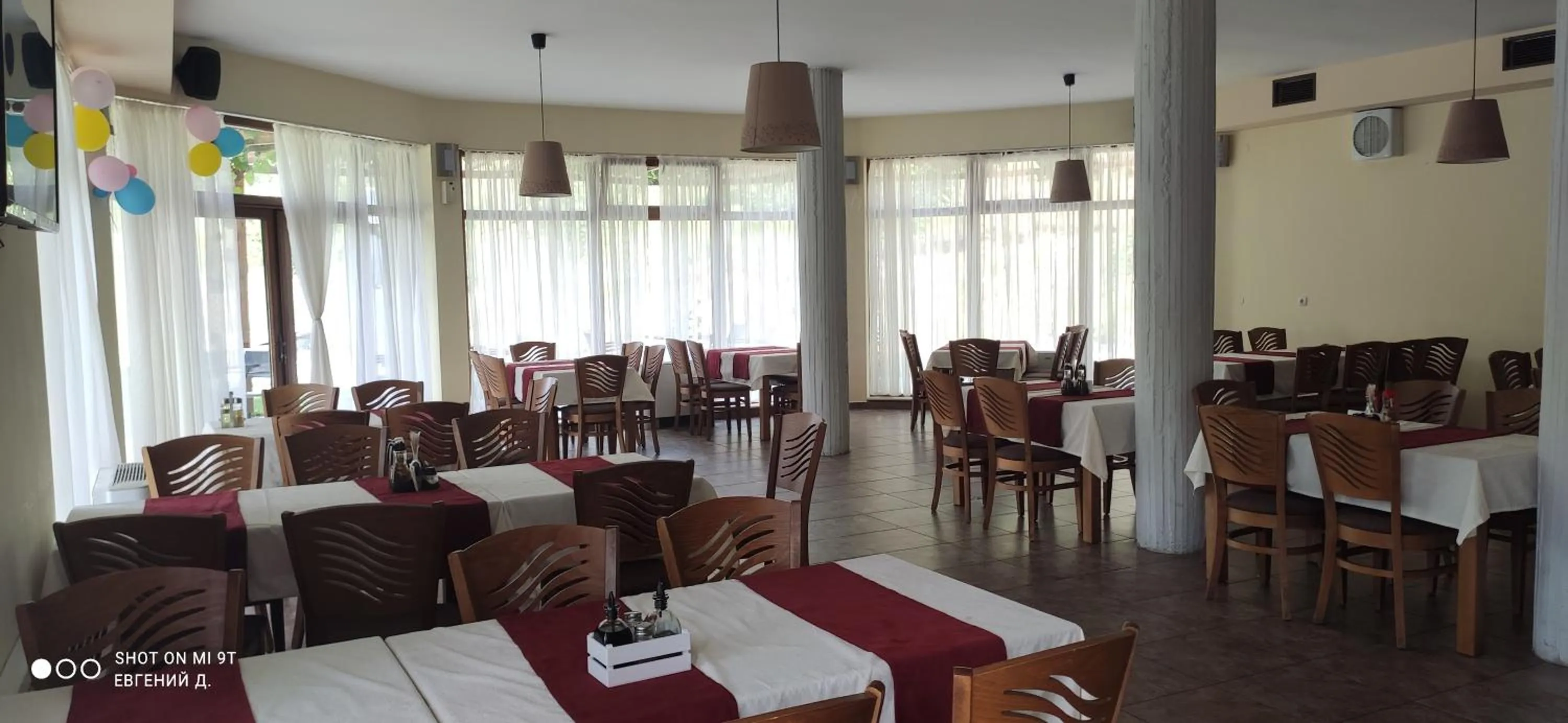 Restaurant/places to eat in Alpine Garden Hotel (Trayanovi Dvori)