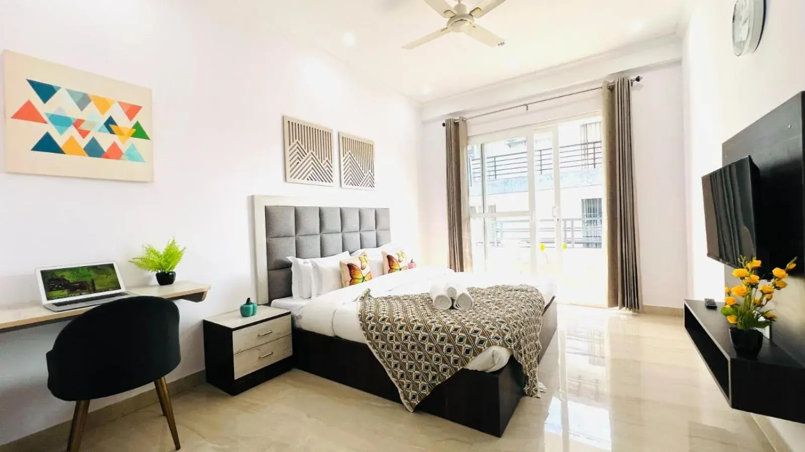 Bed in ZEN Suites - Golf Course Road Gurgaon Bed in ZEN Suites - Golf Course Road Gurgaon