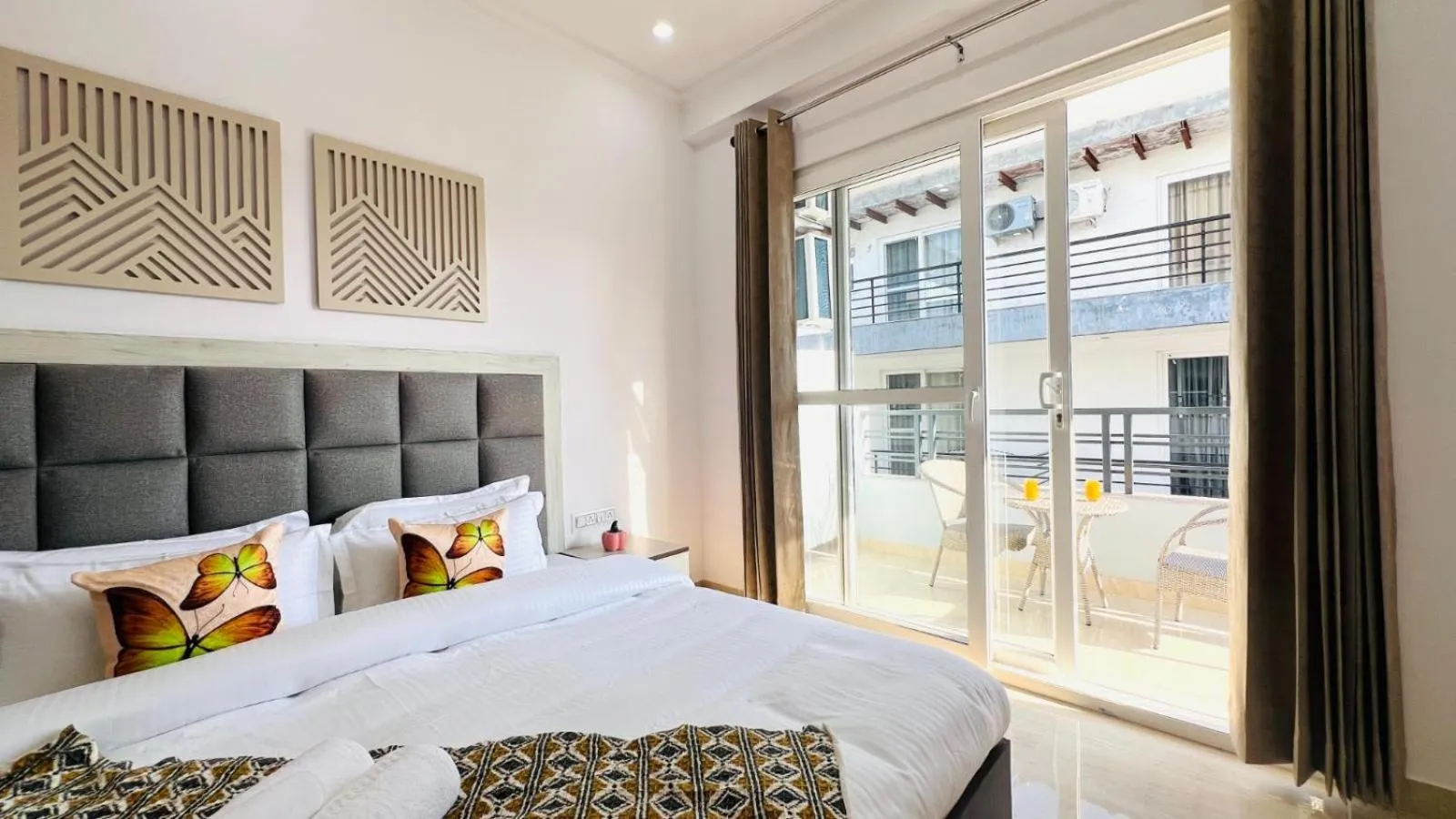 Bed in ZEN Suites - Golf Course Road Gurgaon