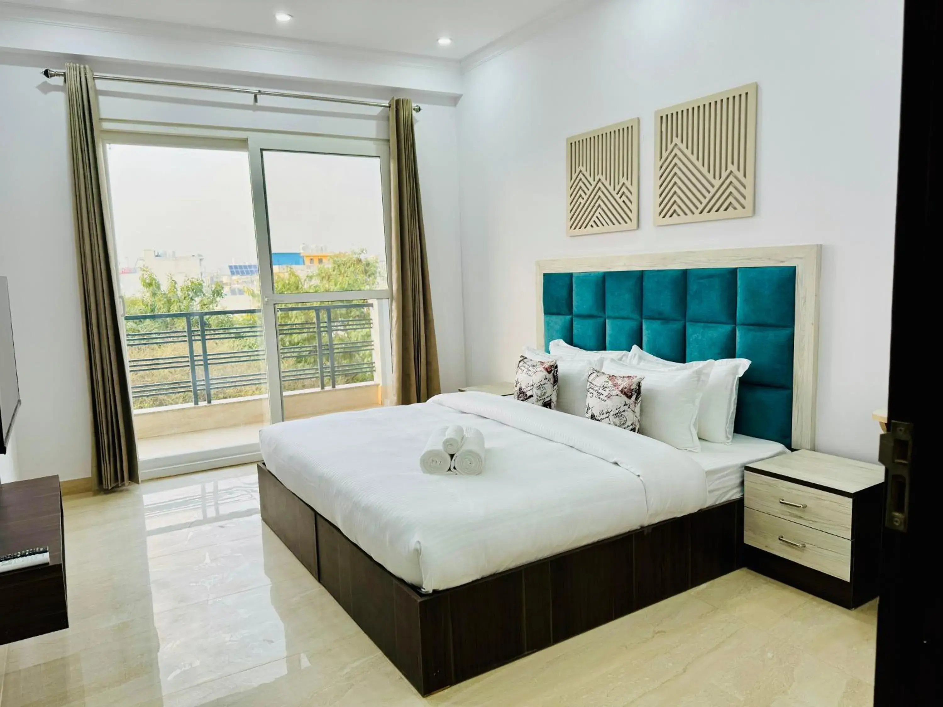 Bedroom, Bed in ZEN Suites - Golf Course Road Gurgaon Bedroom, Bed in ZEN Suites - Golf Course Road Gurgaon