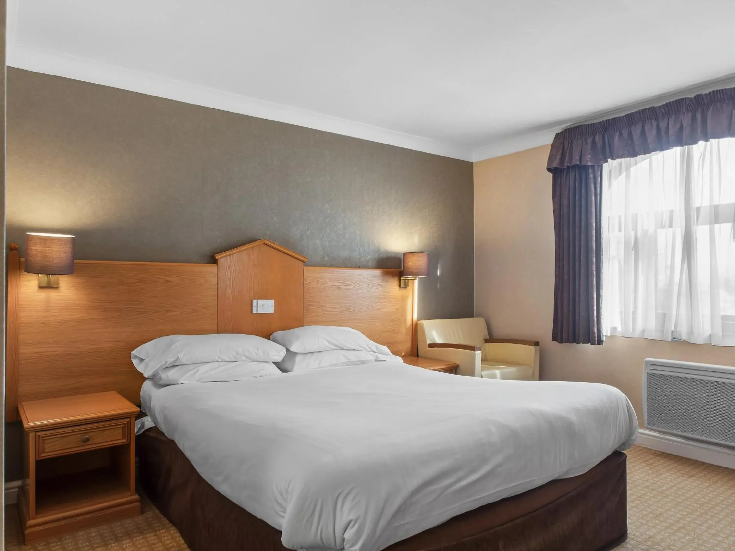 Bed in Everglades Hotel Warrington West Bed in Everglades Hotel Warrington West