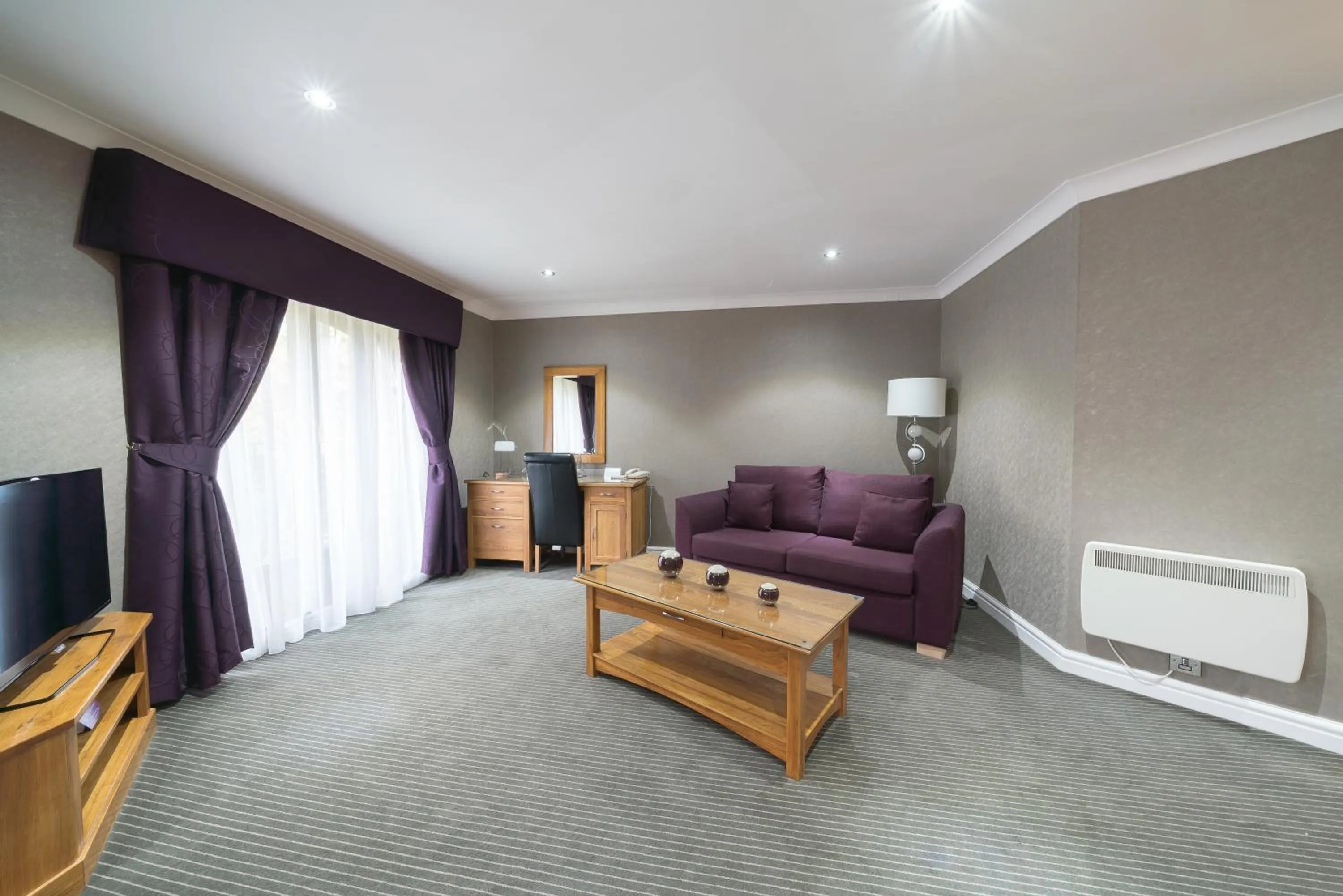 Living room in Widnes Halton Everglades Park Hotel