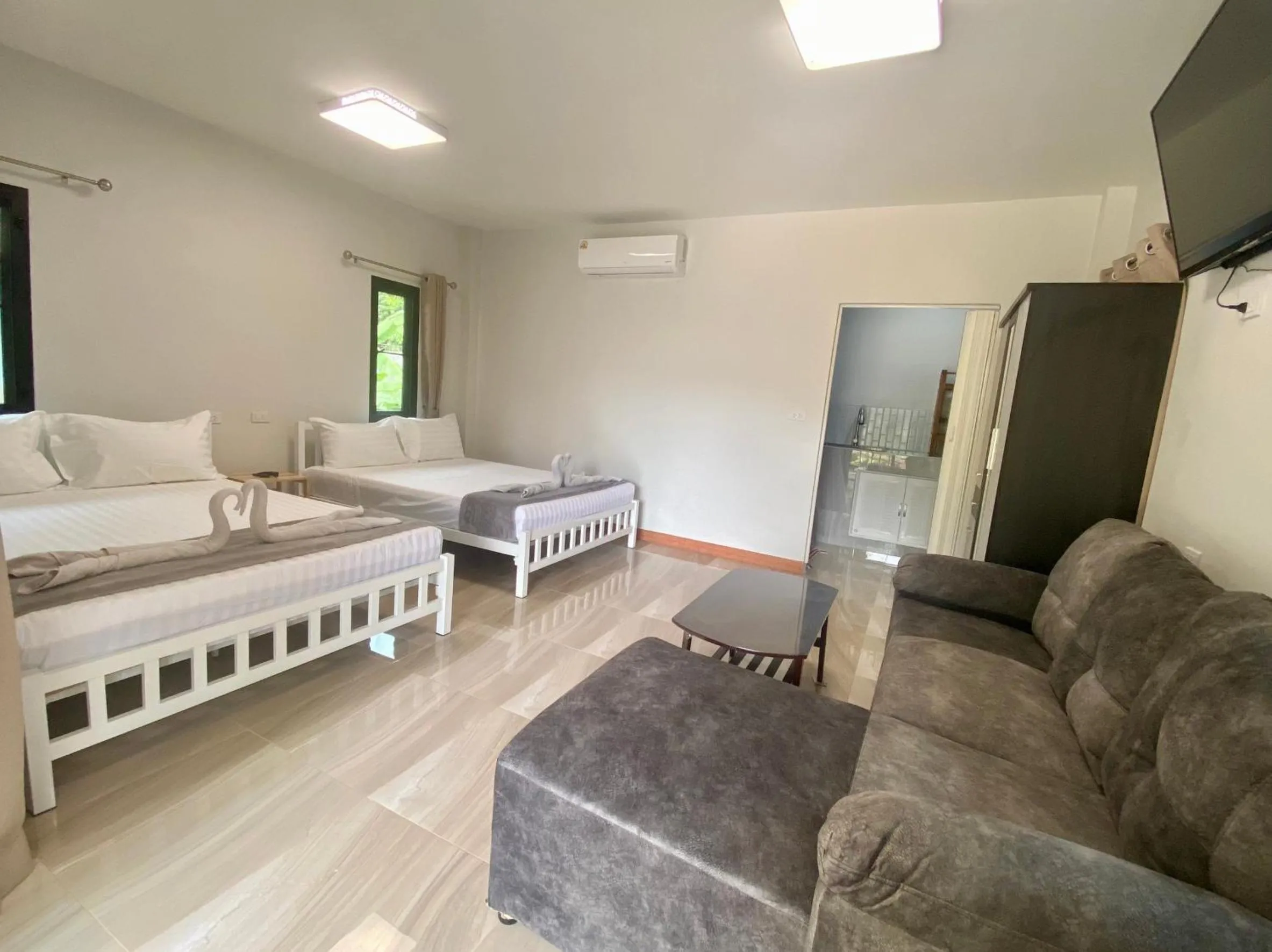 Bed in Rainbow Bungalow Haadrin Koh Phangan