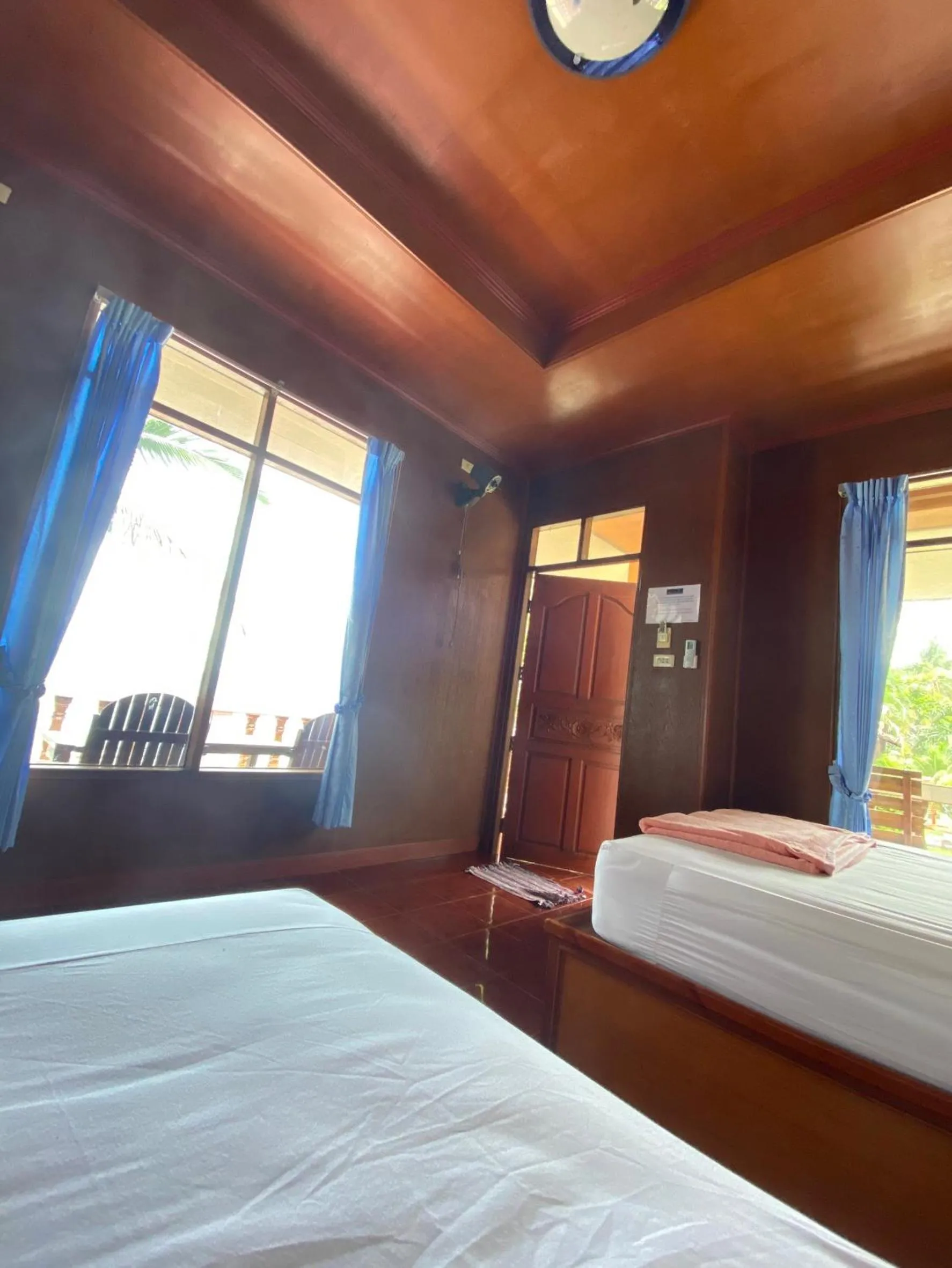 Bed in Rainbow Bungalow Haadrin Koh Phangan