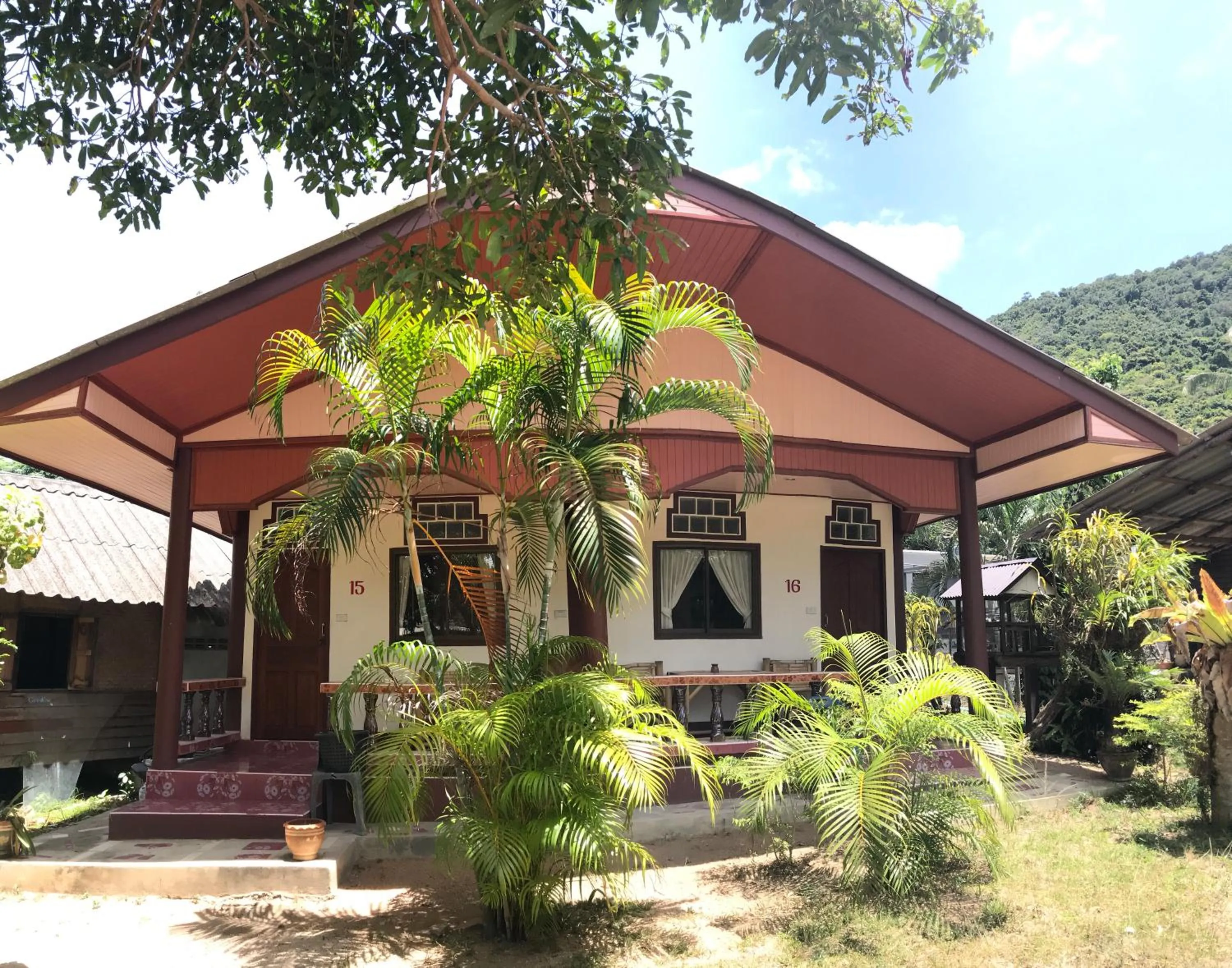 Property building in Rainbow Bungalow Haadrin Koh Phangan
