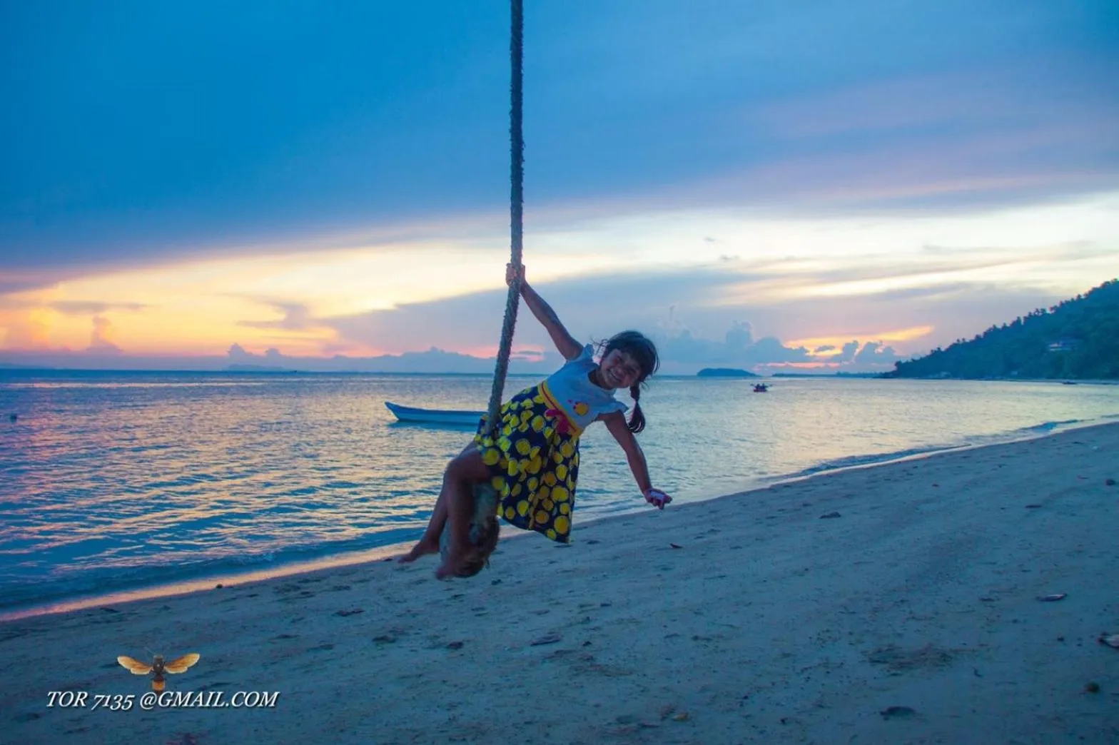 Beach in Rainbow Bungalow Haadrin Koh Phangan