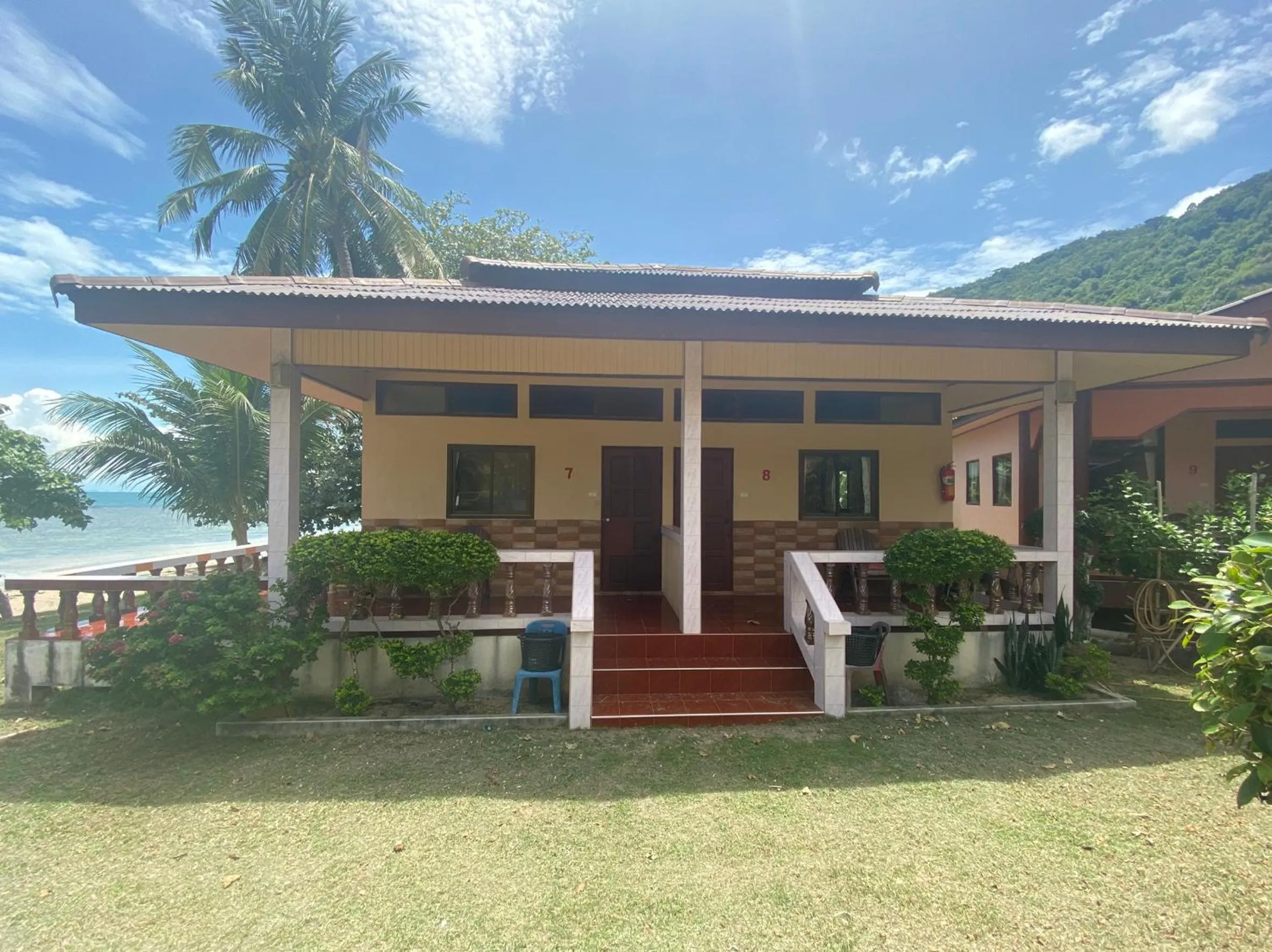 Property building in Rainbow Bungalow Haadrin Koh Phangan