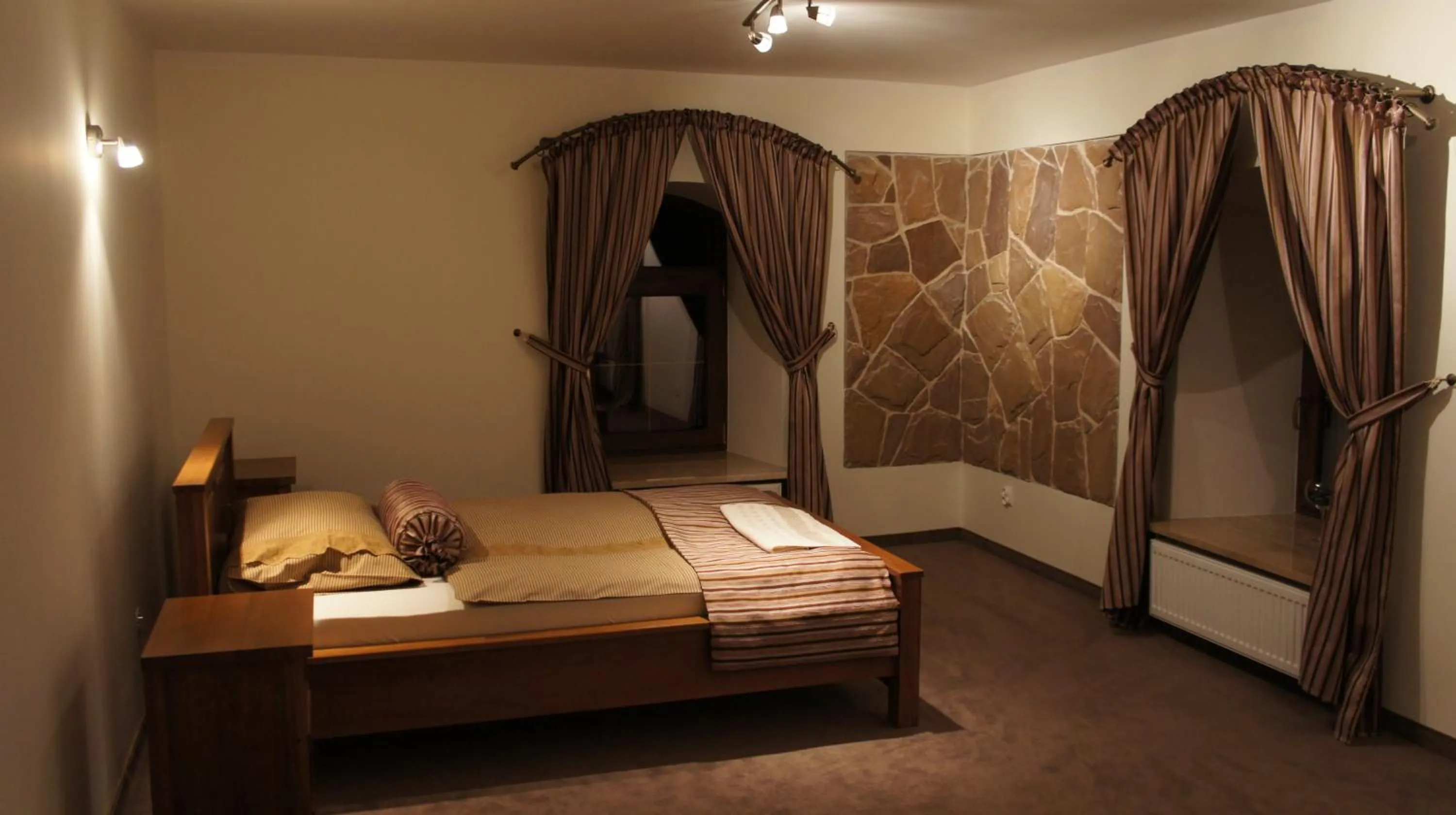 Bed in Hotel Stary Młyn