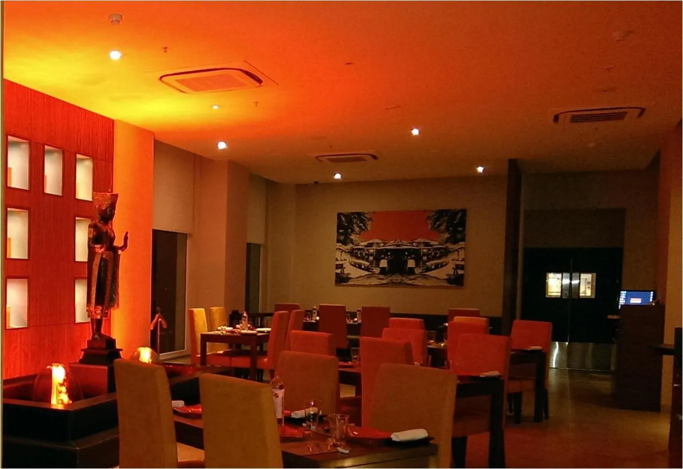 Restaurant/places to eat in Lemon Tree Hotel, Gachibowli, Hyderabad