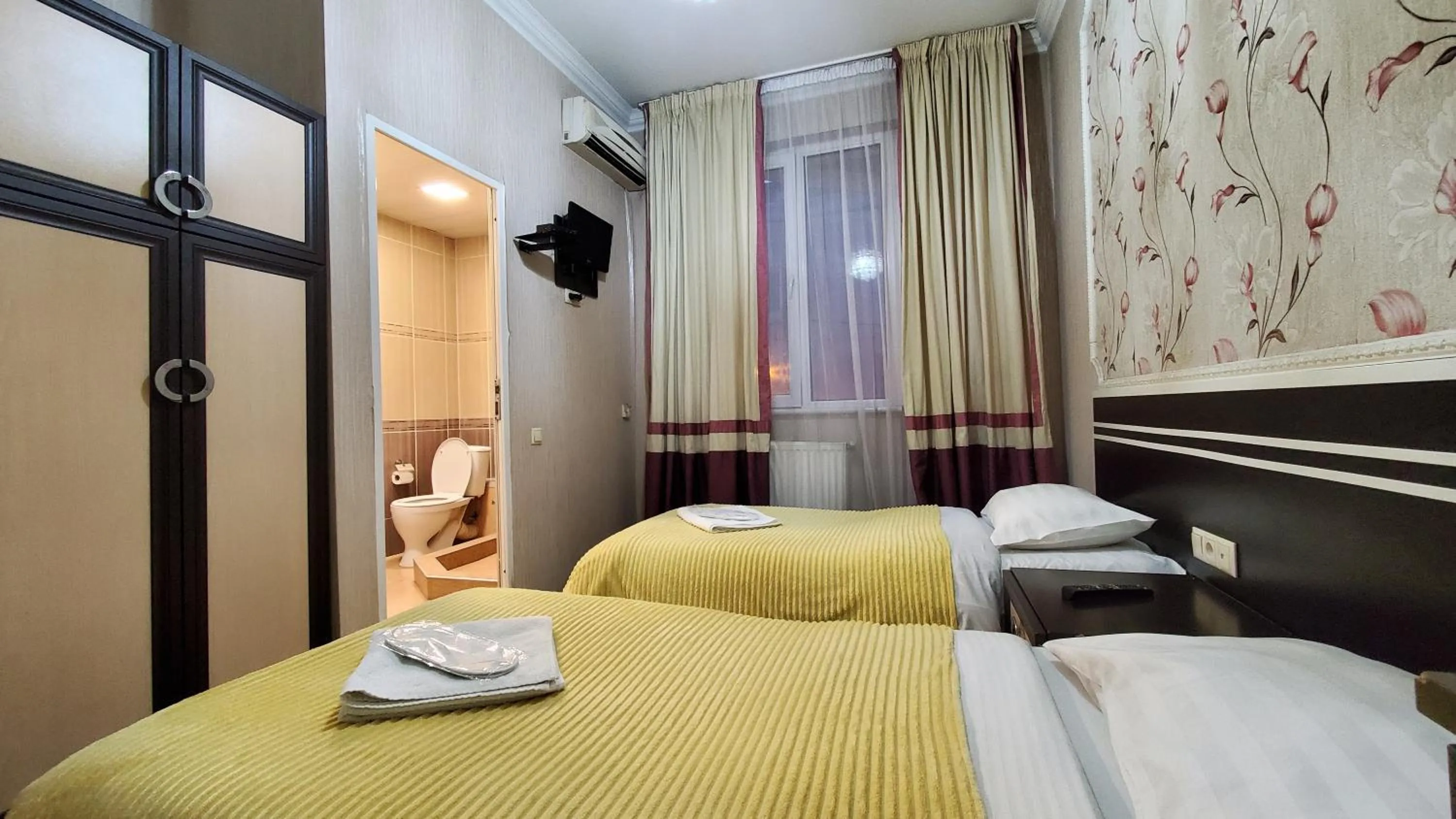 Bed in Hotel Antalia