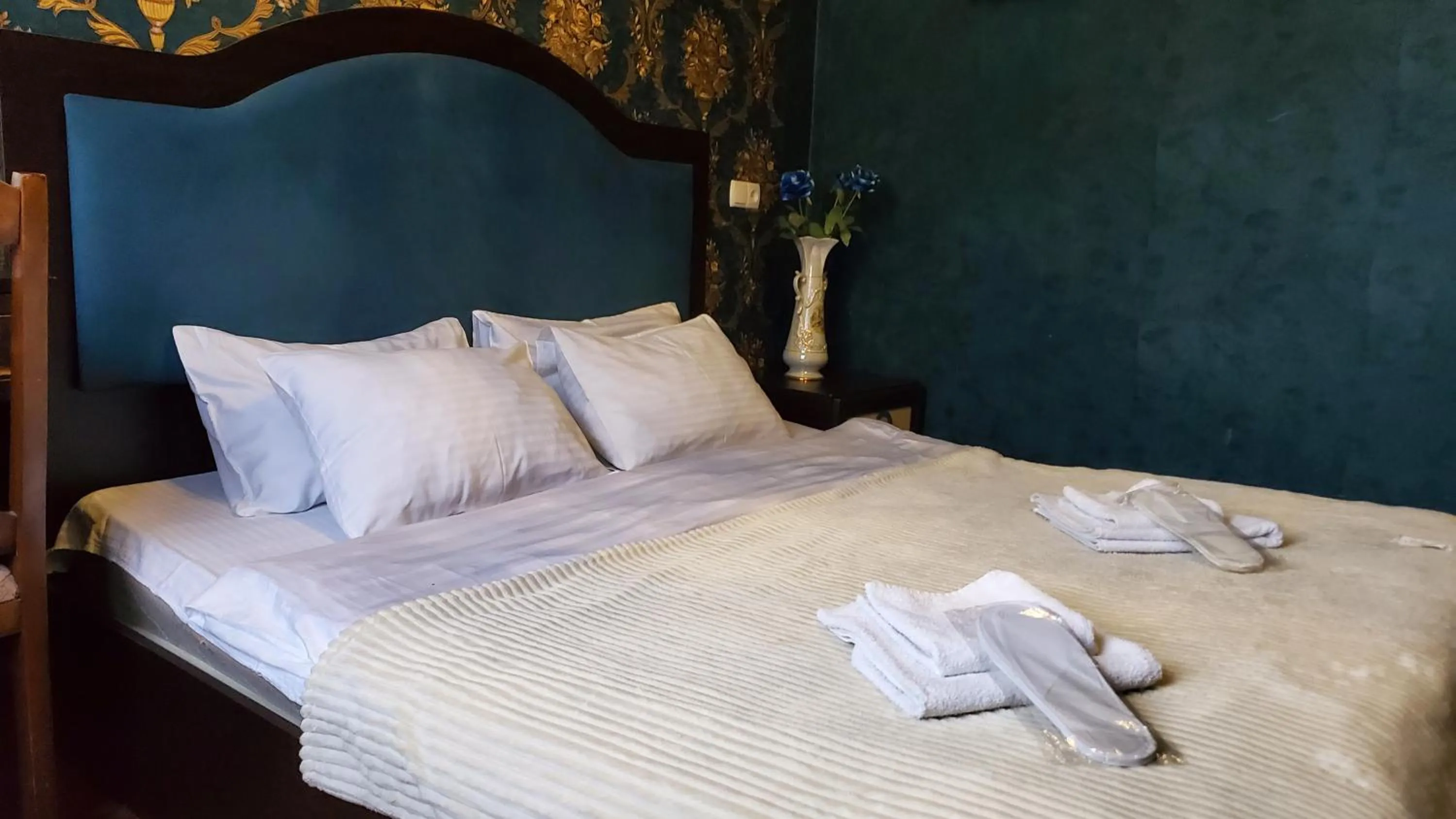 Bed in Hotel Antalia