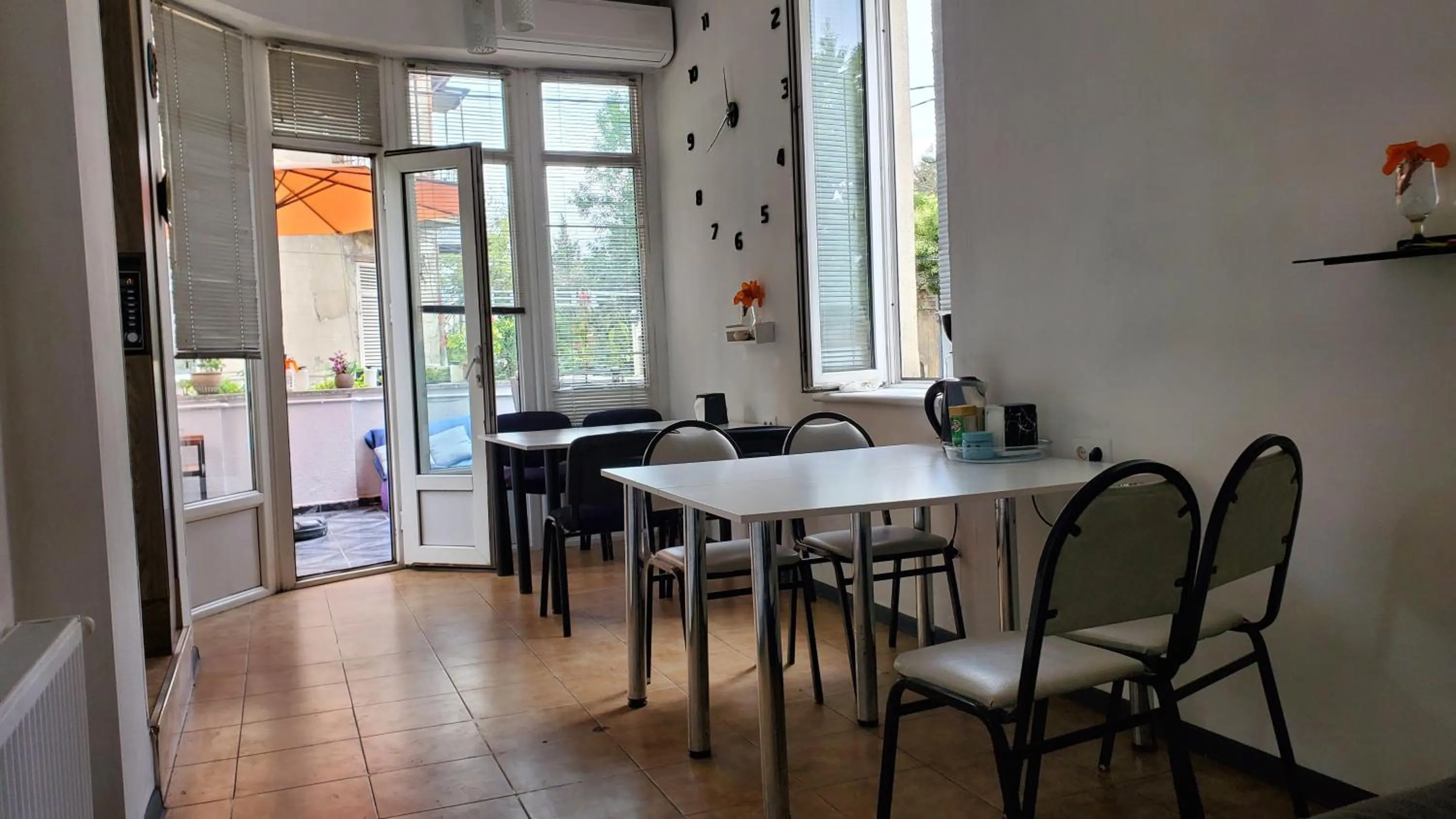 Communal lounge/ TV room in Hotel Antalia