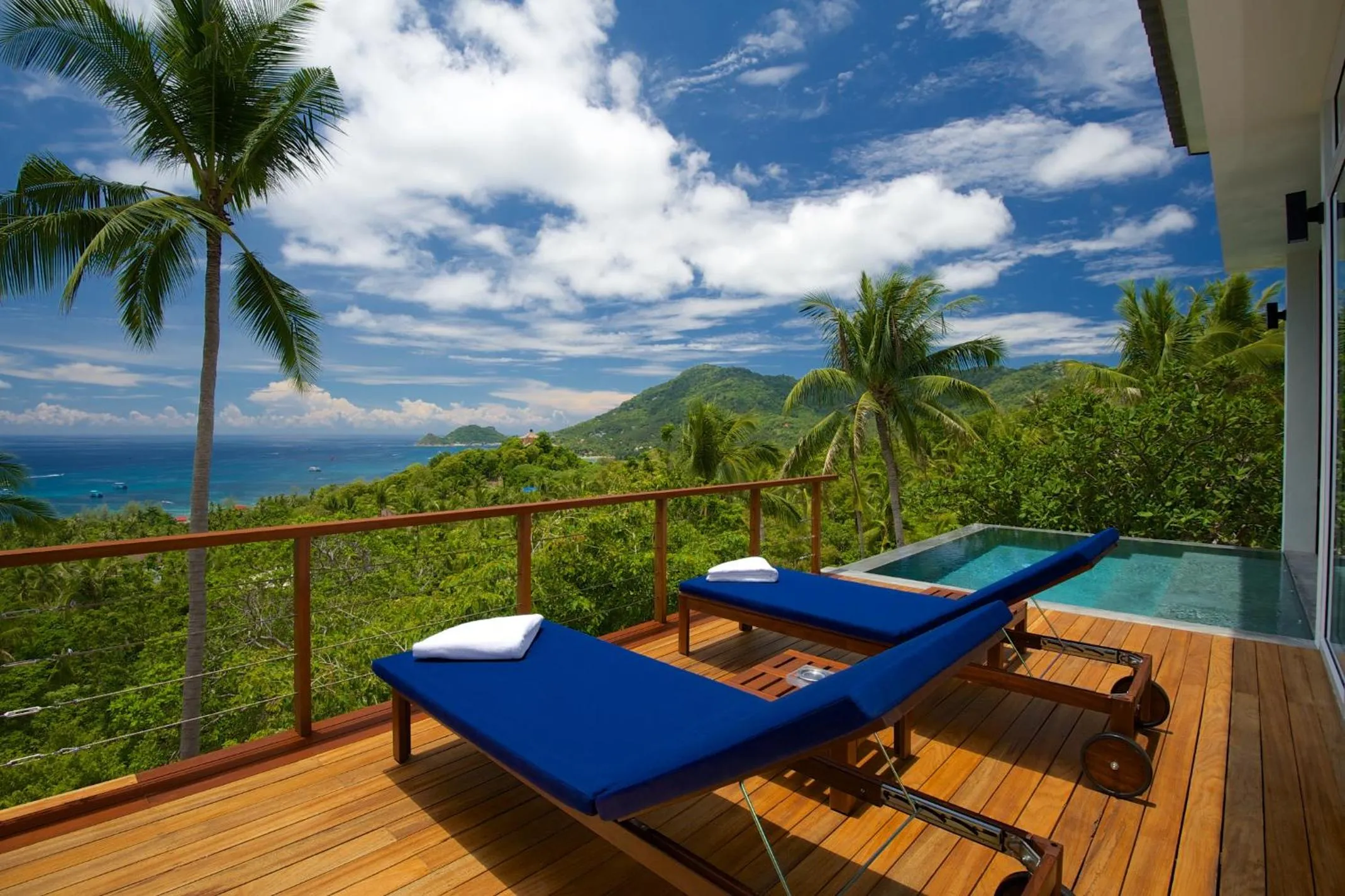 Sea view in Overthemoon Luxury Pool Villas