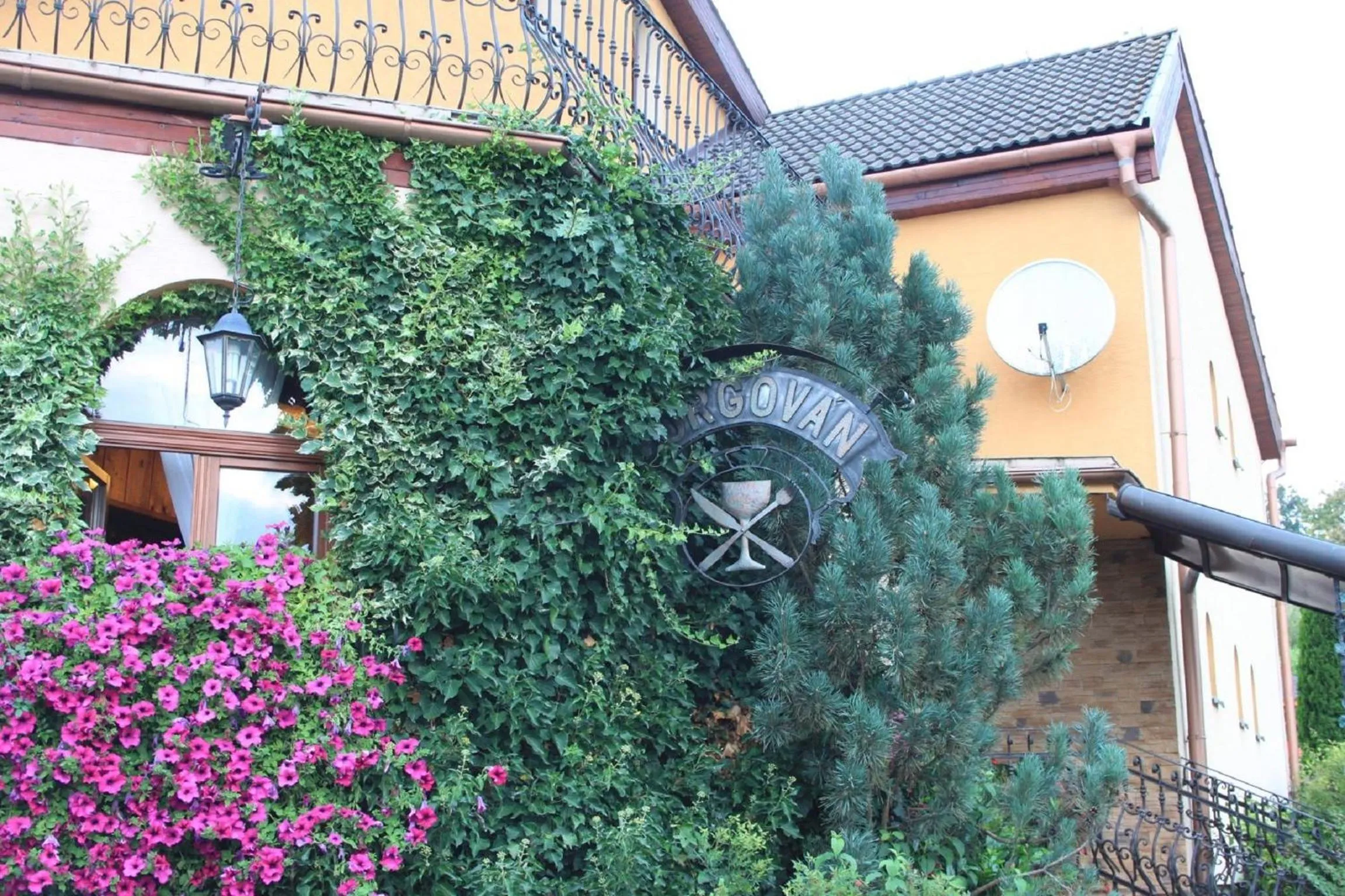 Facade/entrance in Motel Orgován