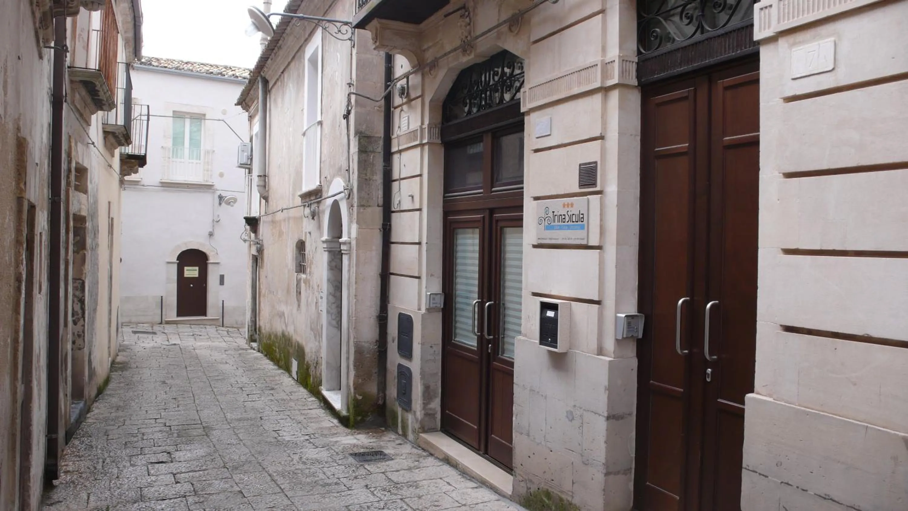 Property building in TrinaSicula Ragusa Ibla