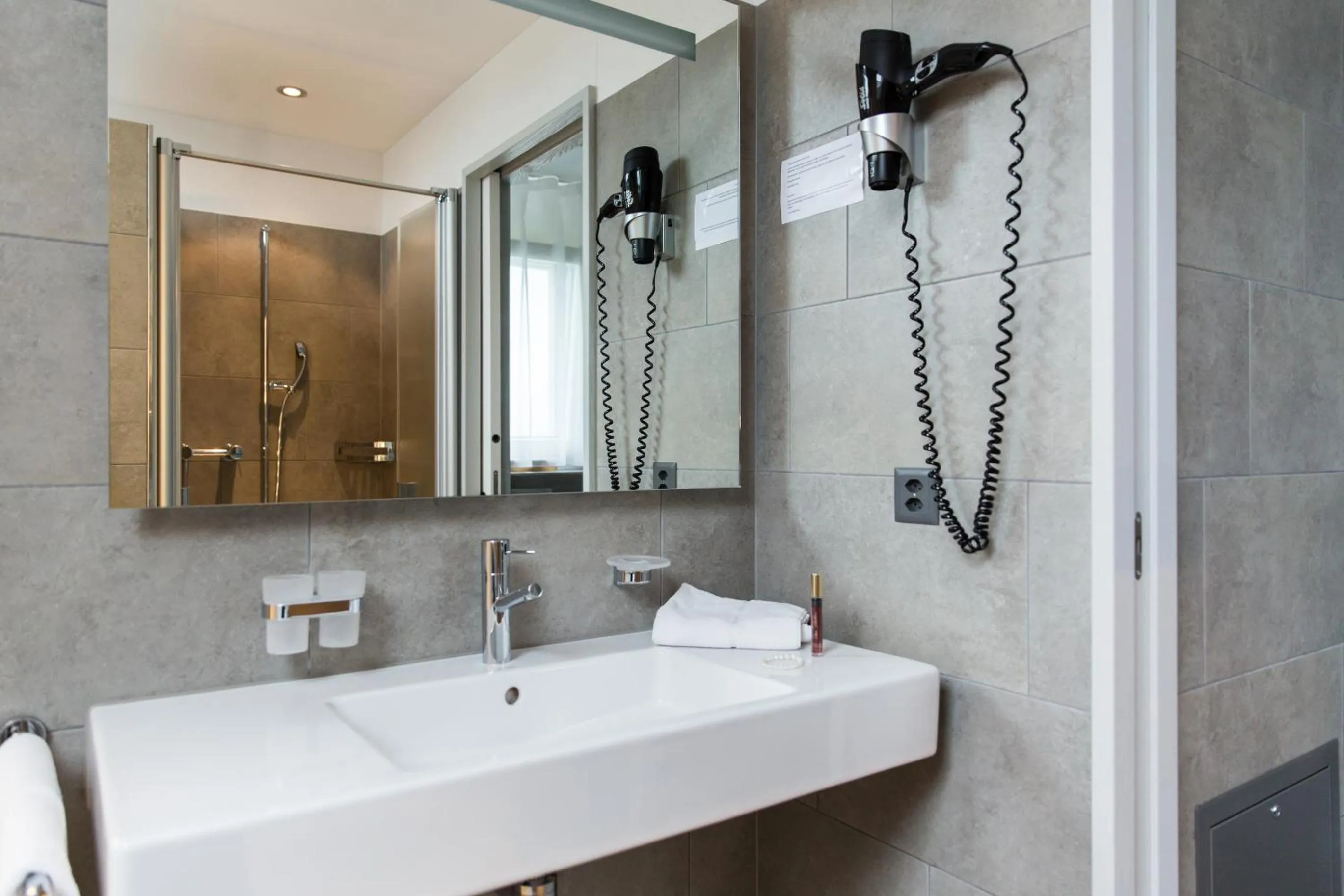 Bathroom in Hotel Schäfli Siebnen