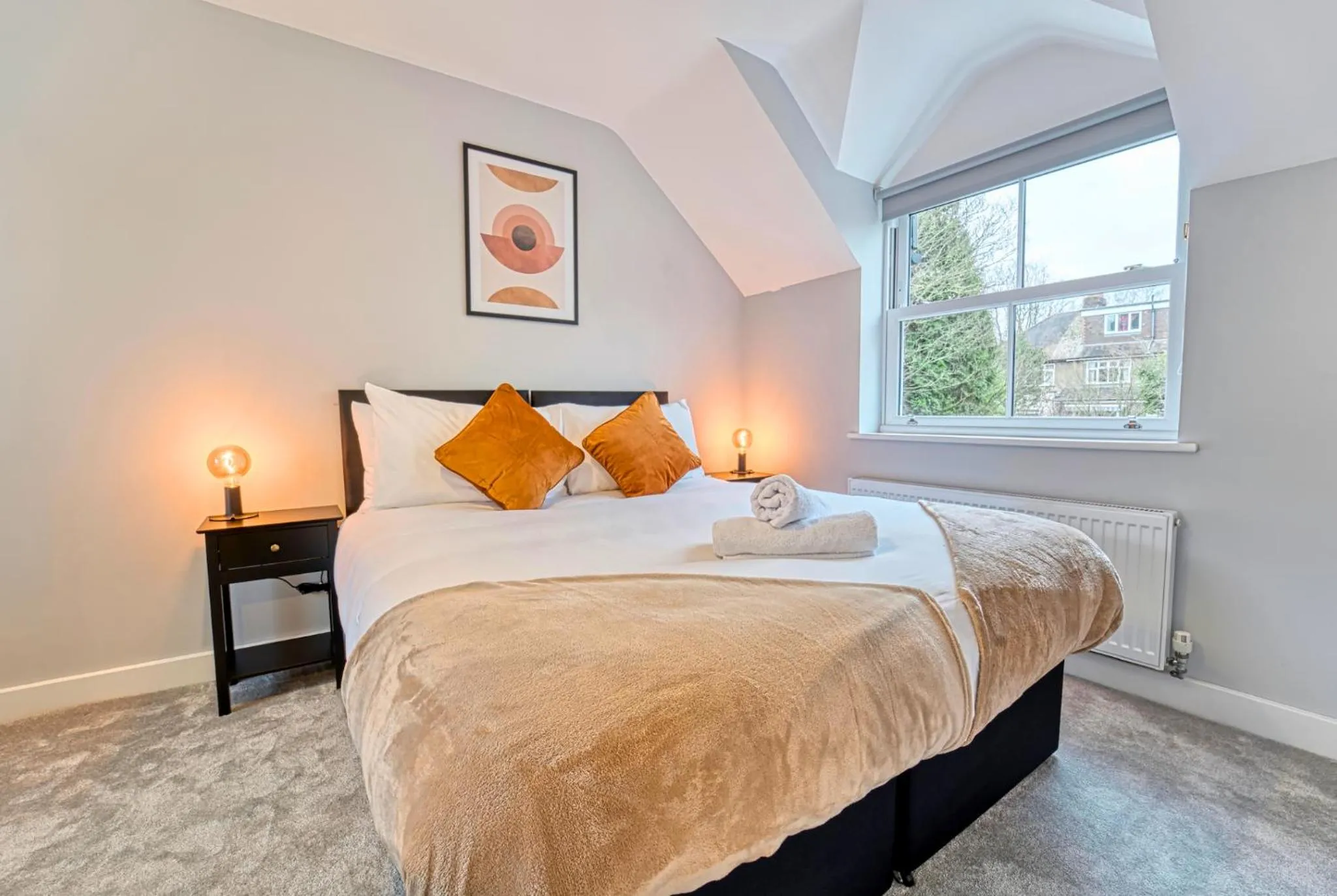 3 Bed House with Office Space in Coventry, by ARP Homes, Central, Driveway & Garage, Garden, Ideal for Contractors, Families & Long stays