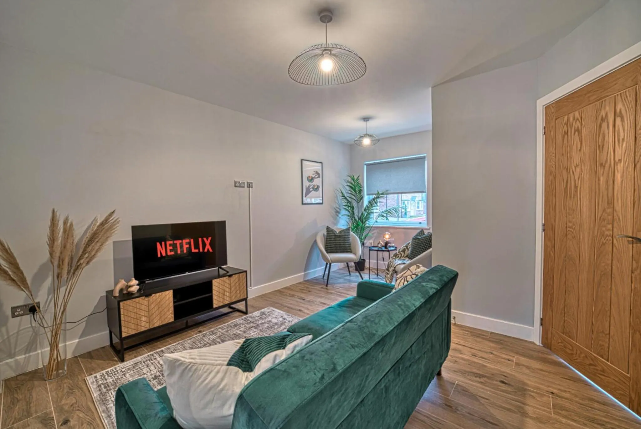 3 Bed House with Office Space in Coventry, by ARP Homes, Central, Driveway & Garage, Garden, Ideal for Contractors, Families & Long stays