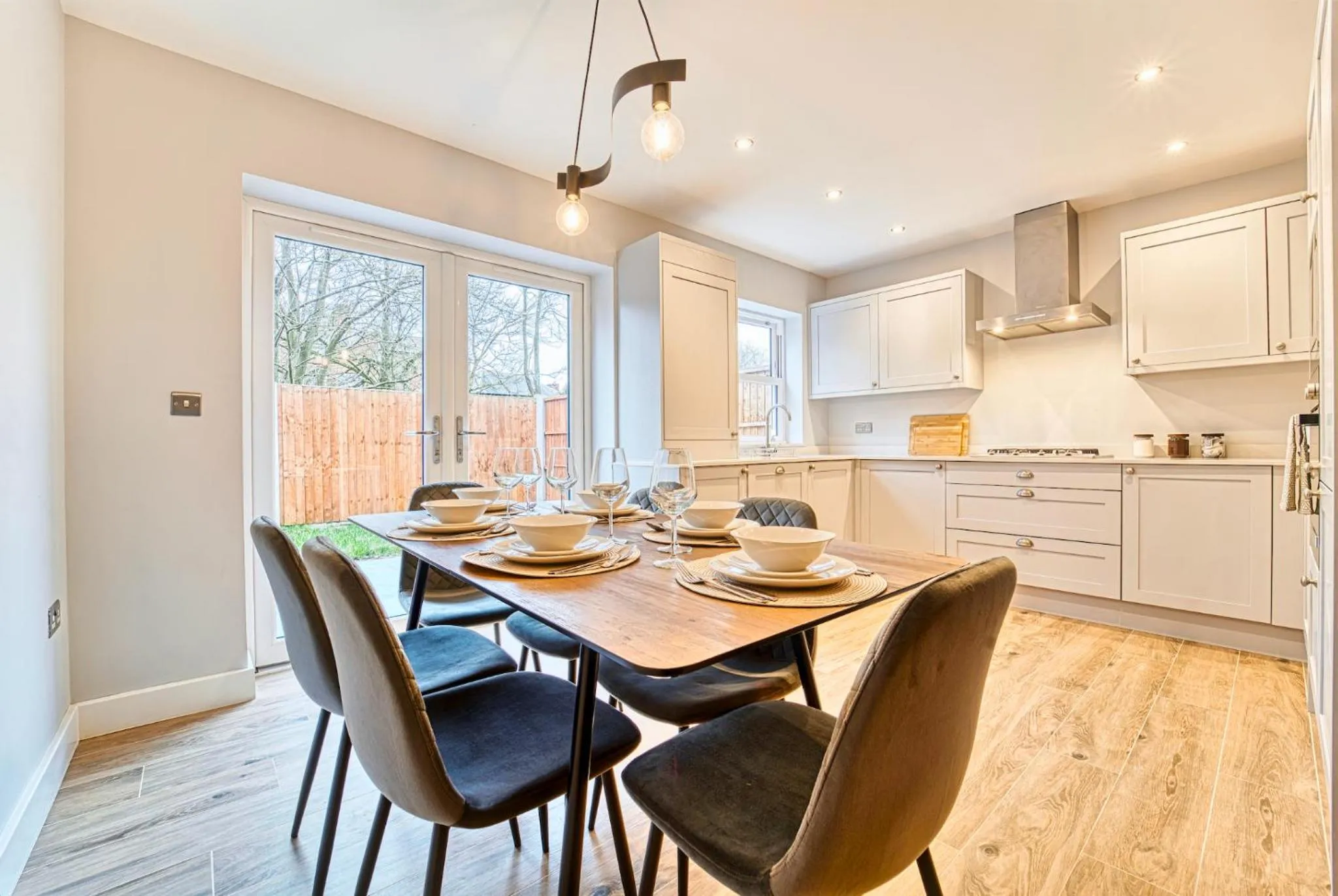 3 Bed House with Office Space in Coventry, by ARP Homes, Central, Driveway & Garage, Garden, Ideal for Contractors, Families & Long stays