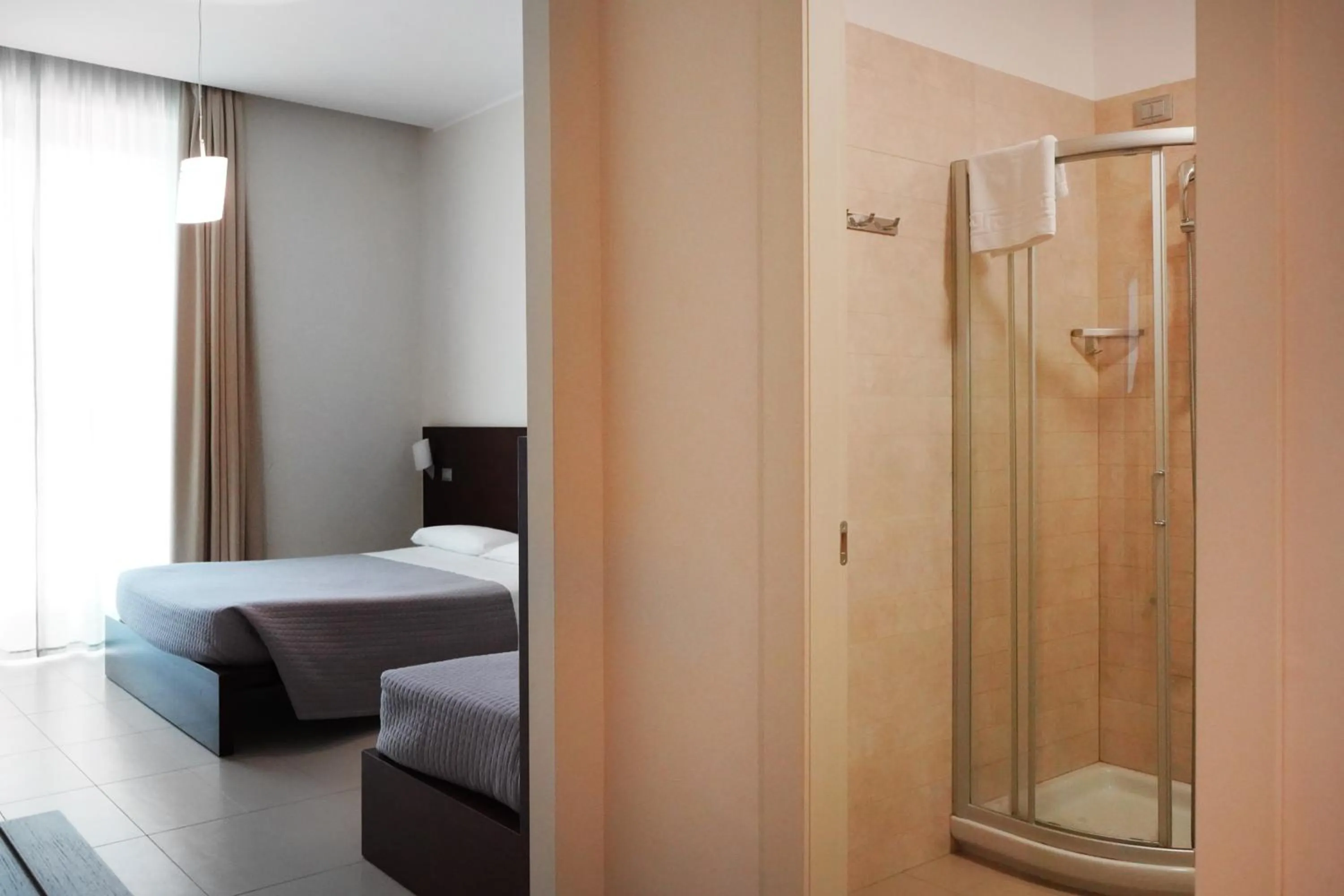 Bathroom, Bed in Martur Resort