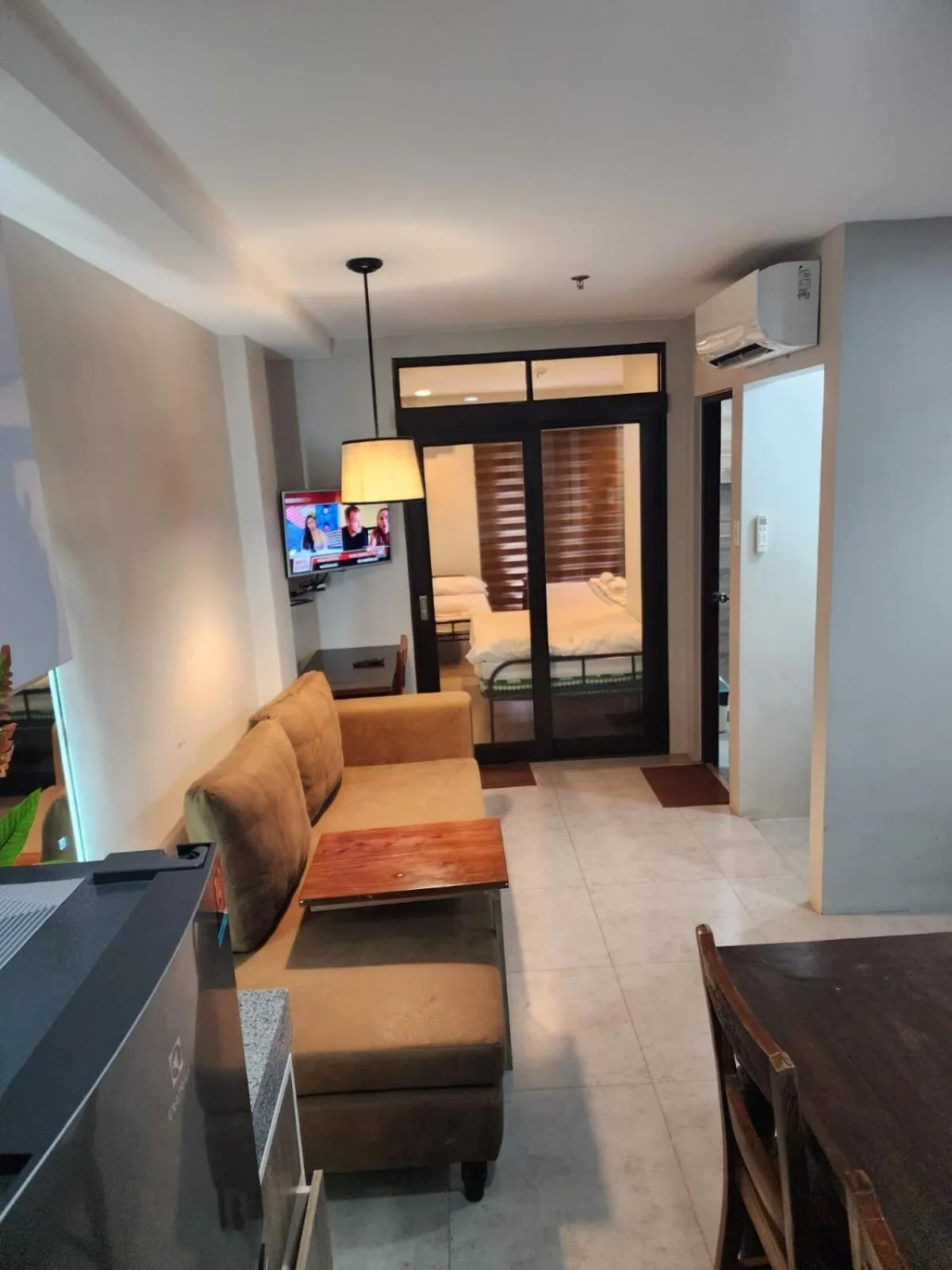 Bed in 2F Vivere Condo - Govantes Properties