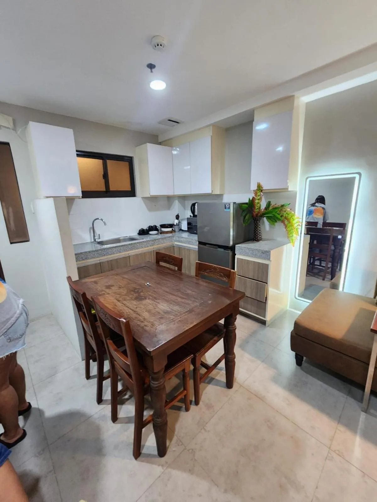 2F Vivere Condo - Govantes Properties