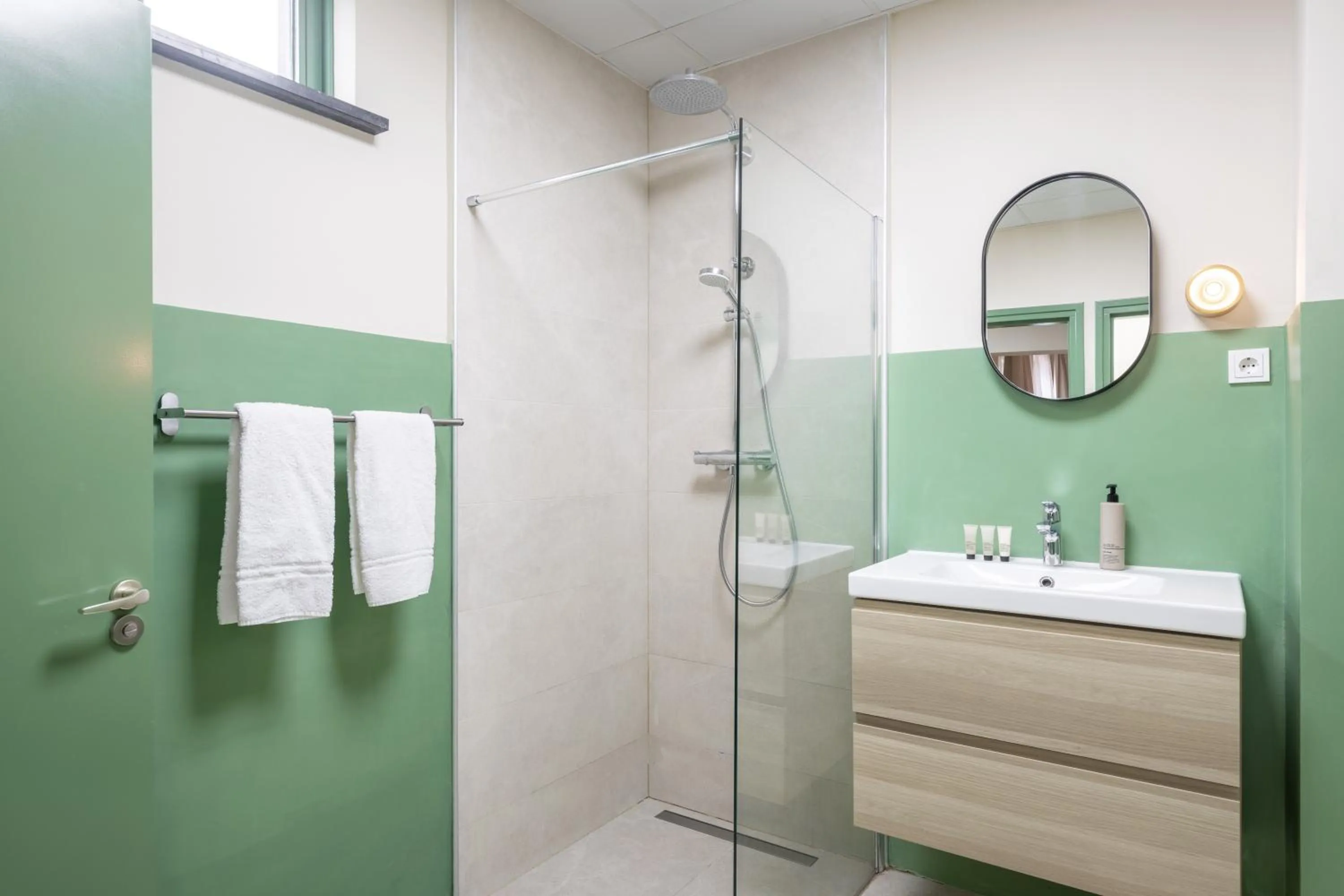 Bathroom in Hotel Nieuw Antiek