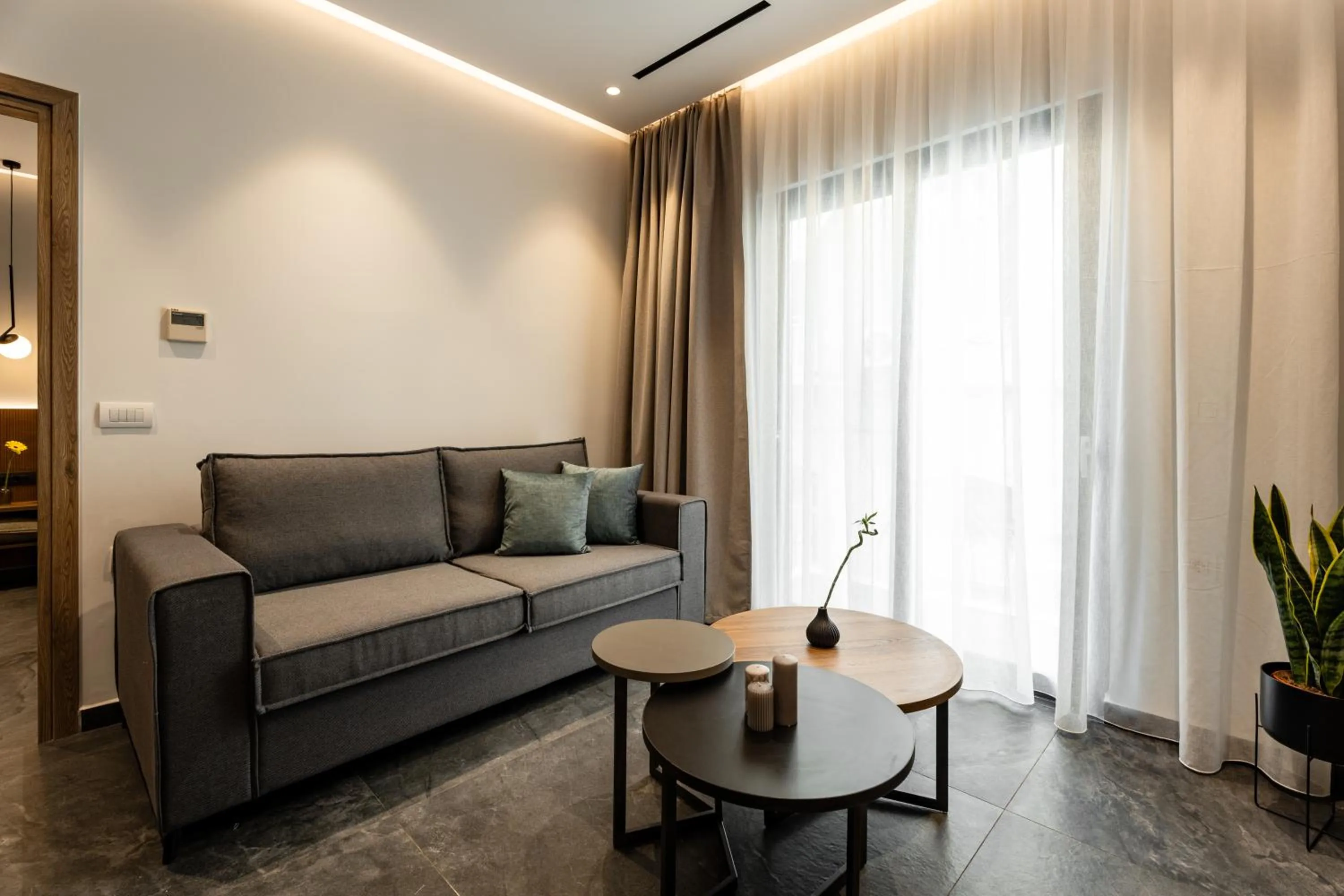 Living room in Omikron Luxury Residences by Semavί