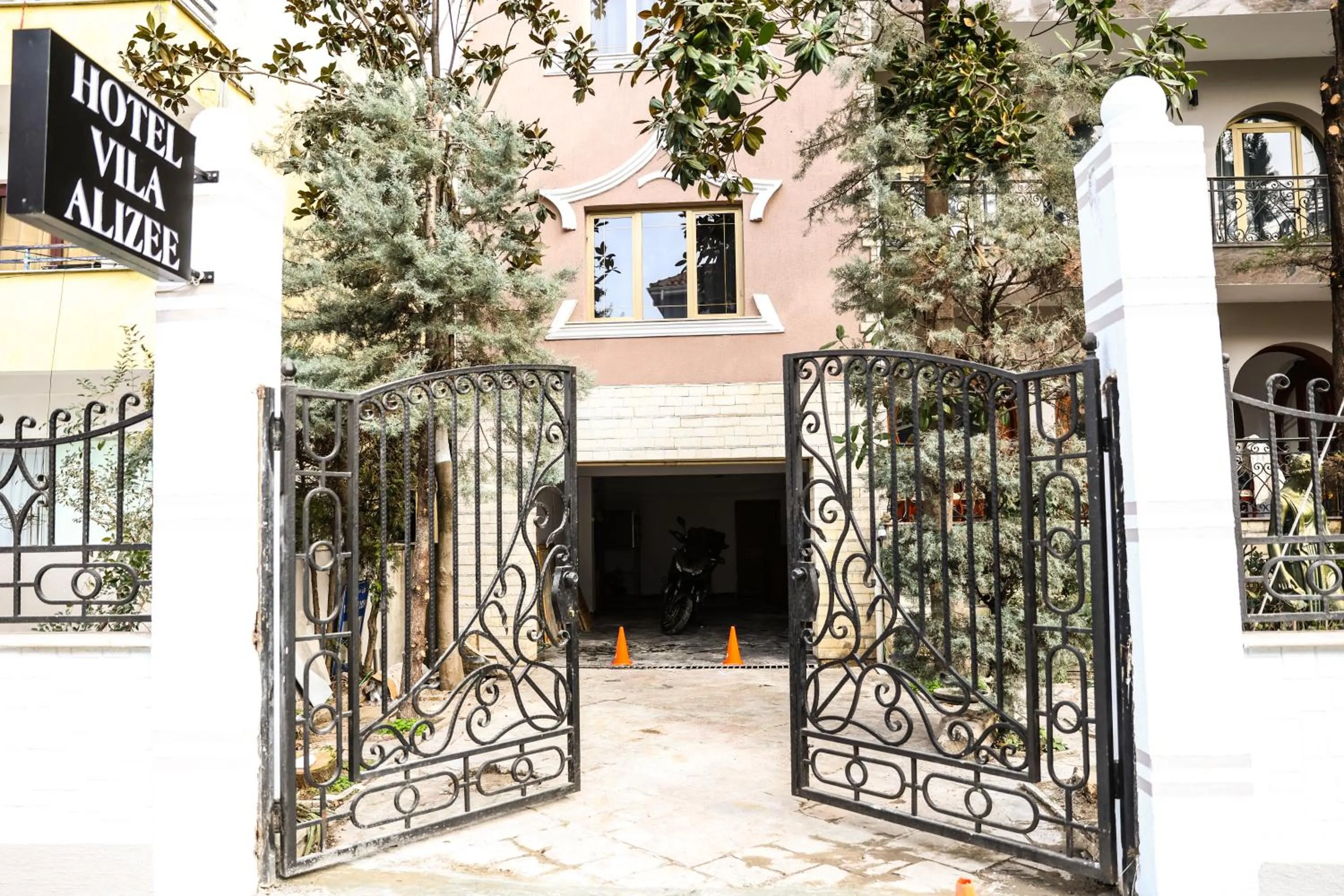Property building in Vila Alizee Hotel