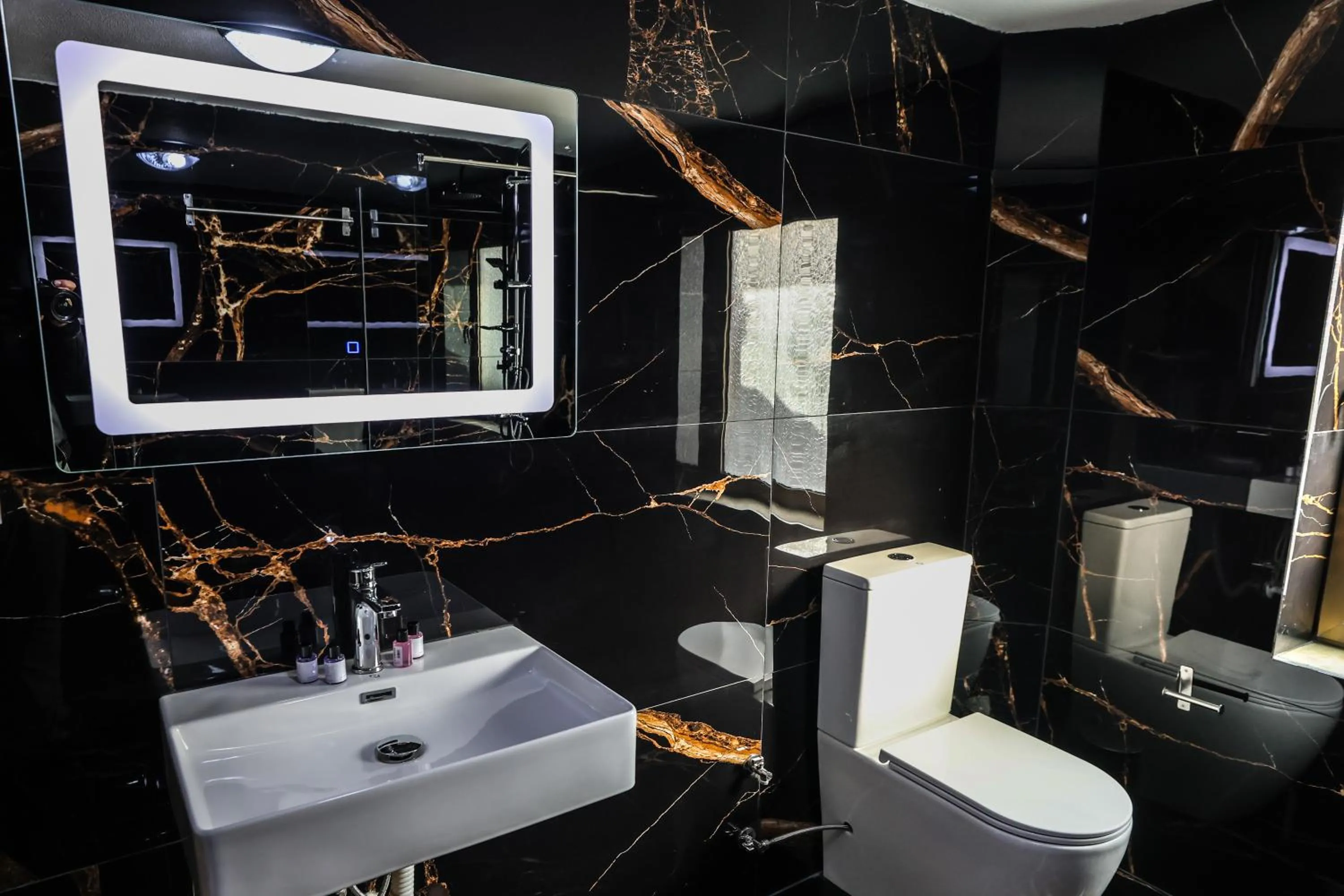 Toilet in Vila Alizee Hotel