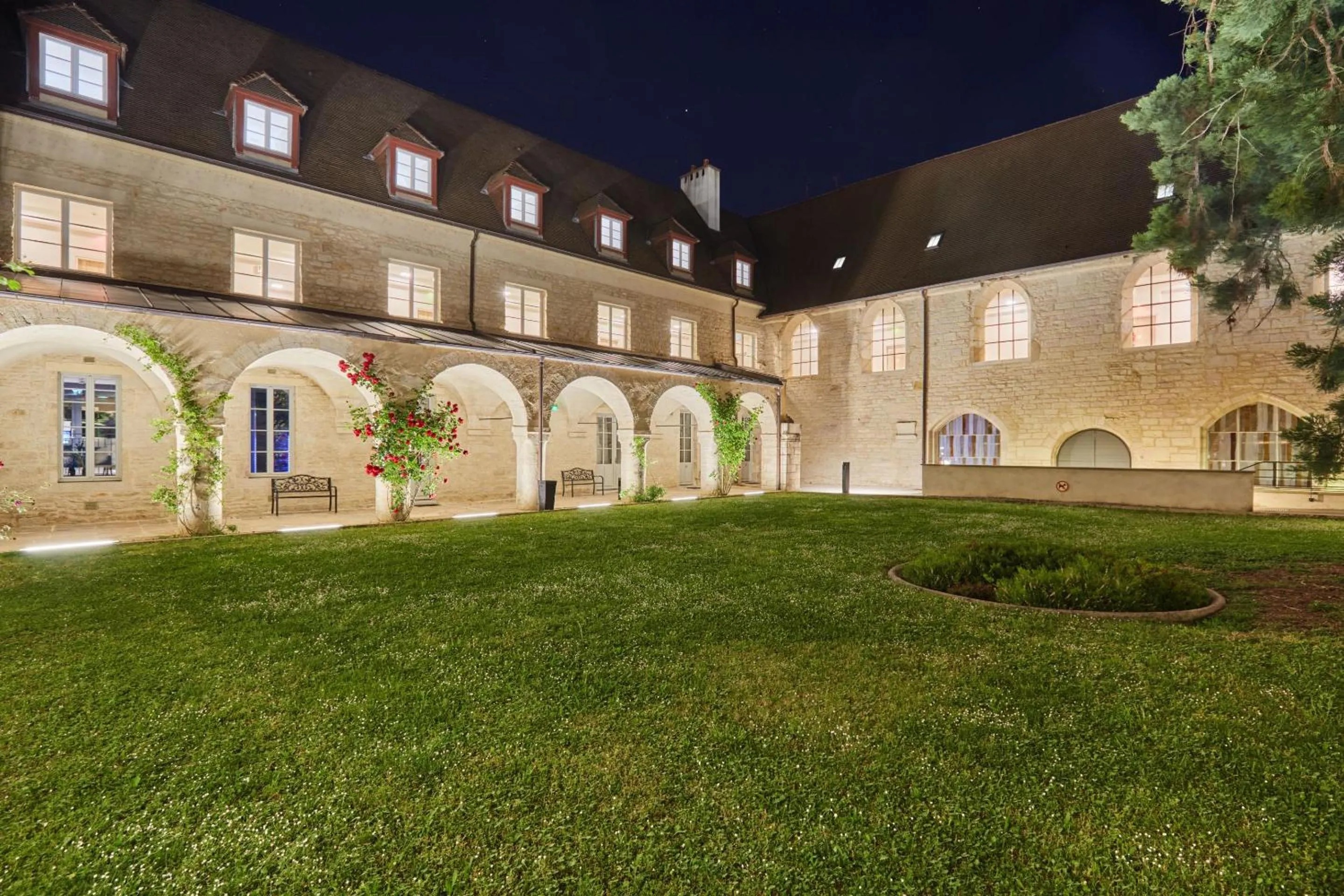 Property building in Appart'hôtel Odalys City - Dijon Centre Les Cordeliers