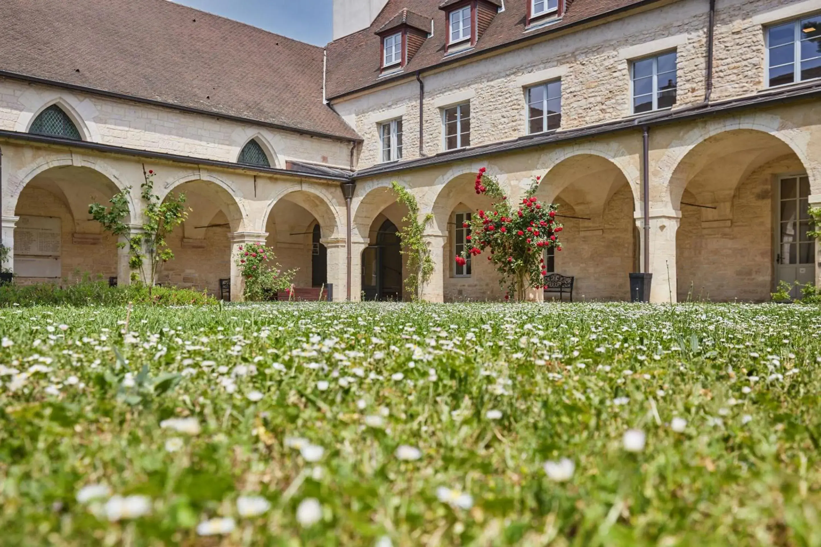 Property building in Appart'hôtel Odalys City - Dijon Centre Les Cordeliers Property building in Appart'hôtel Odalys City - Dijon Centre Les Cordeliers