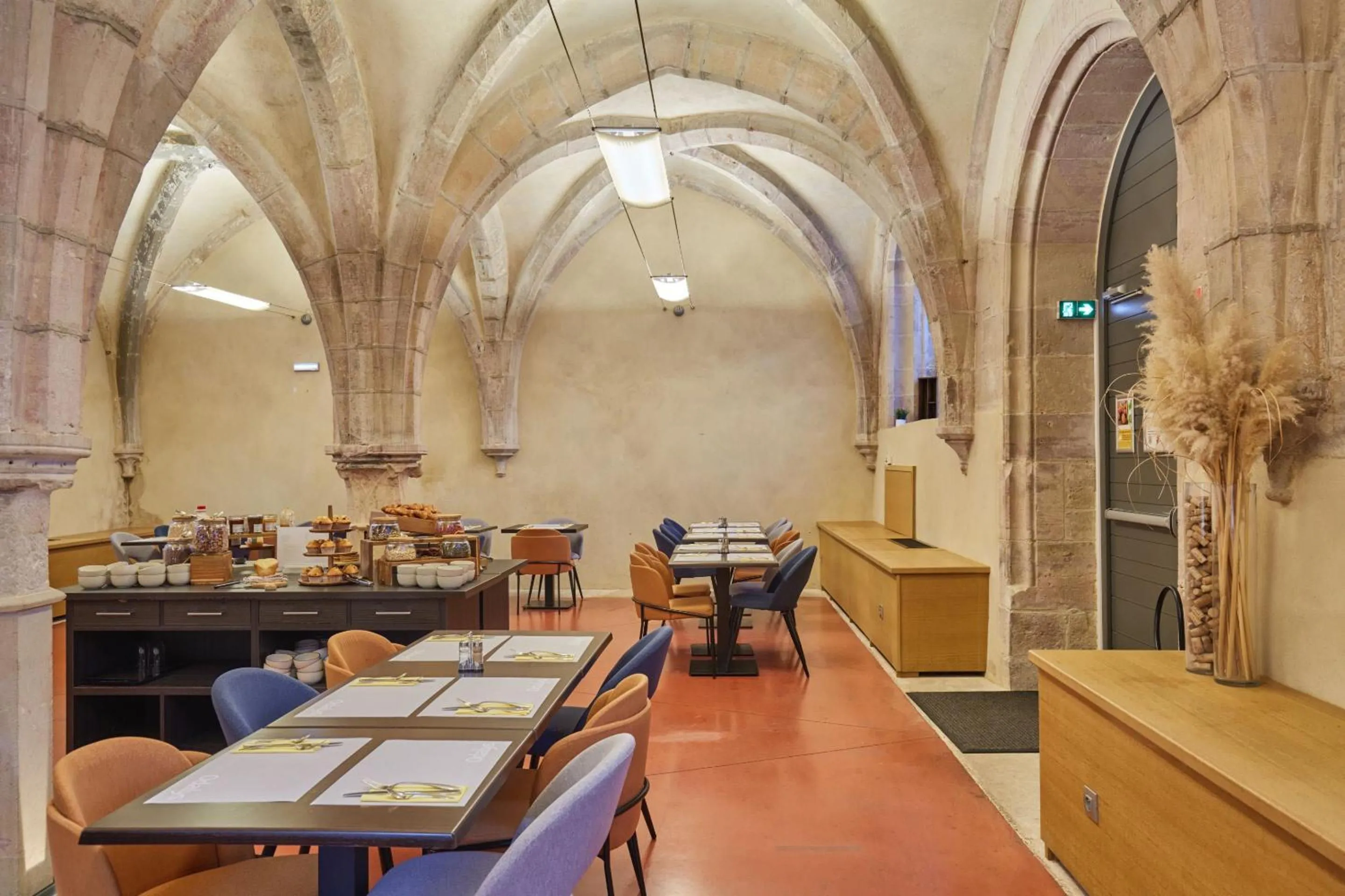 Restaurant/places to eat in Appart'hôtel Odalys City - Dijon Centre Les Cordeliers