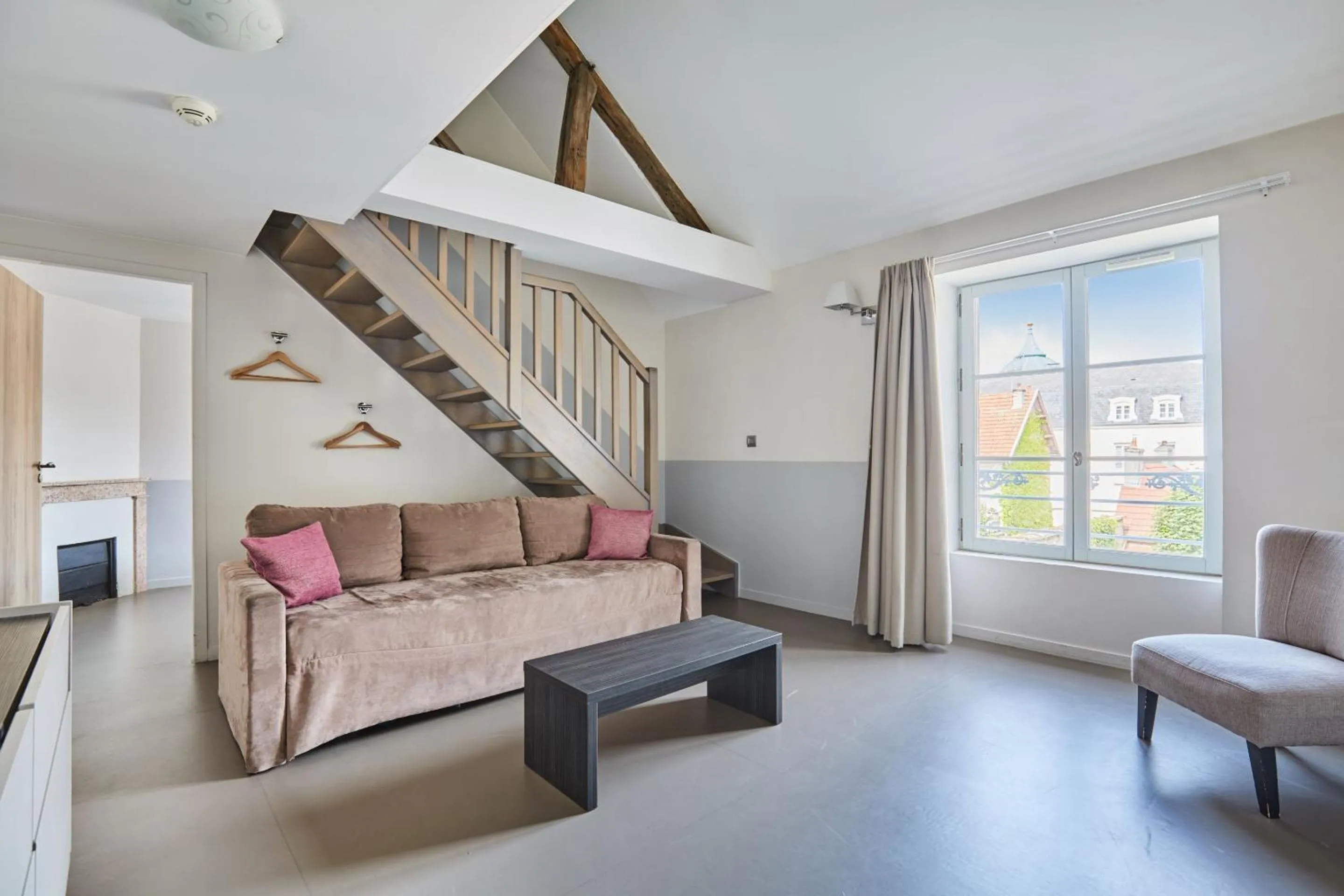 Living room in Appart'hôtel Odalys City - Dijon Centre Les Cordeliers