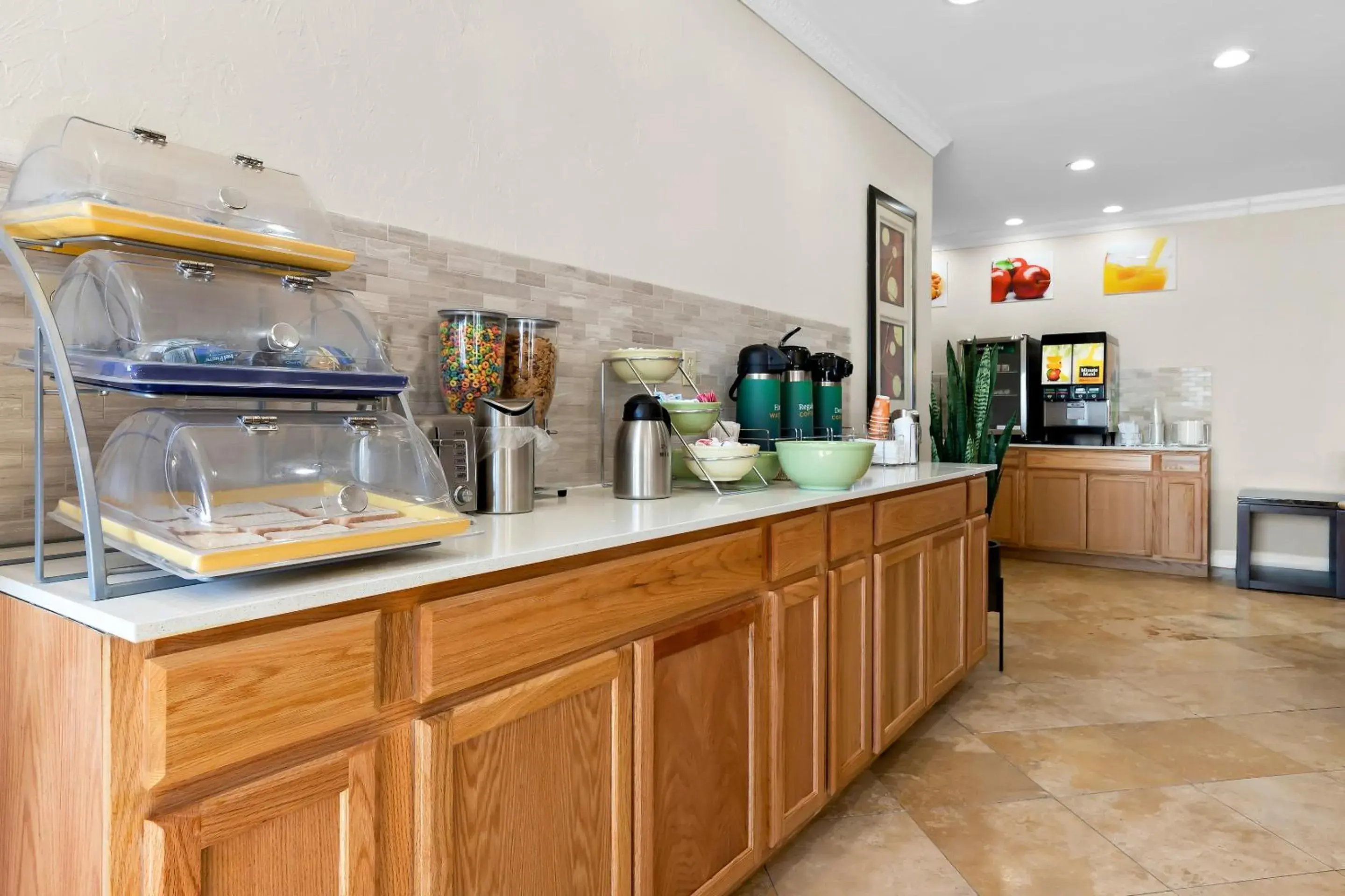 Breakfast in Quality Inn & Suites McAlester on Hwy 69 Breakfast in Quality Inn & Suites McAlester on Hwy 69