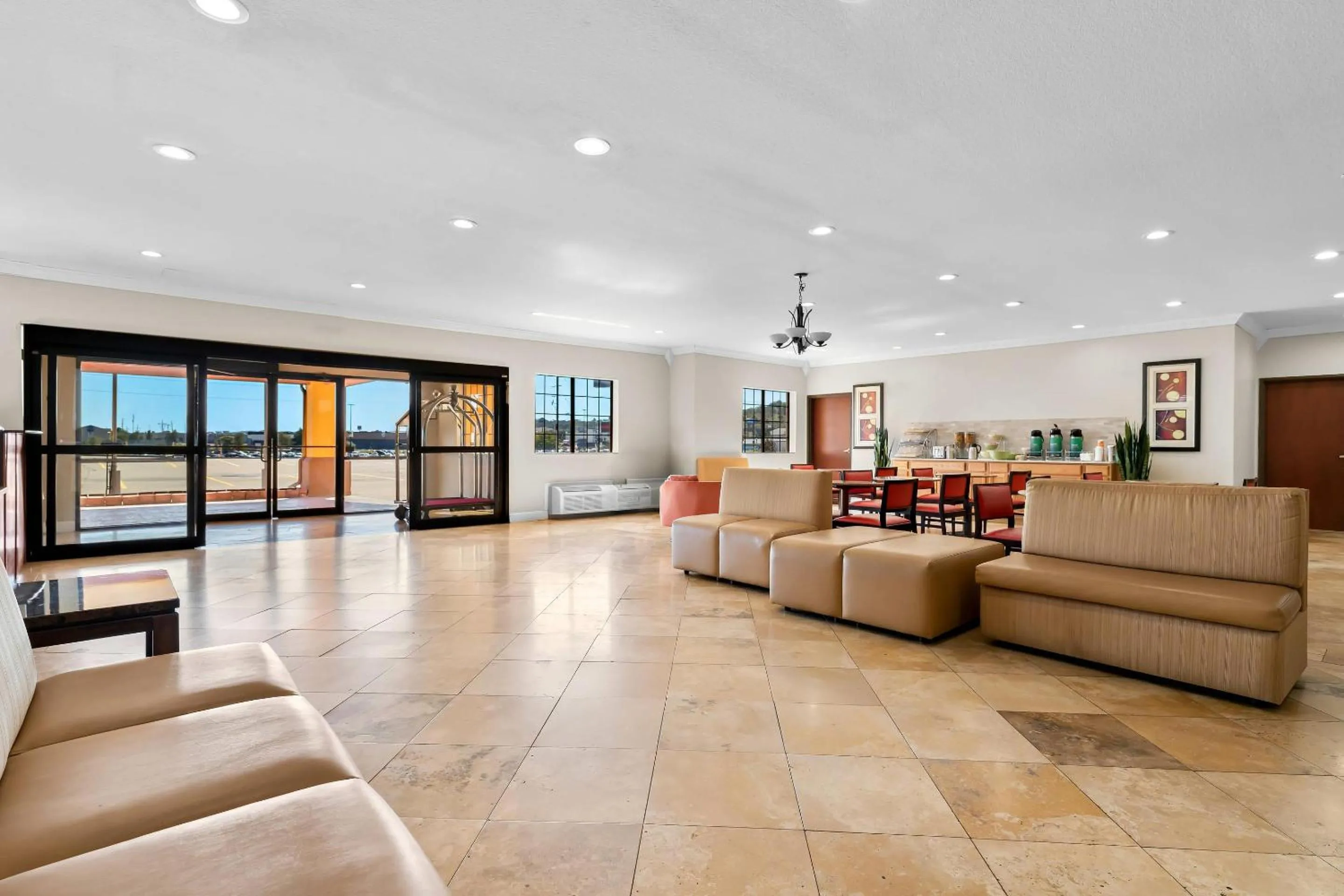 Lobby or reception in Quality Inn & Suites McAlester on Hwy 69