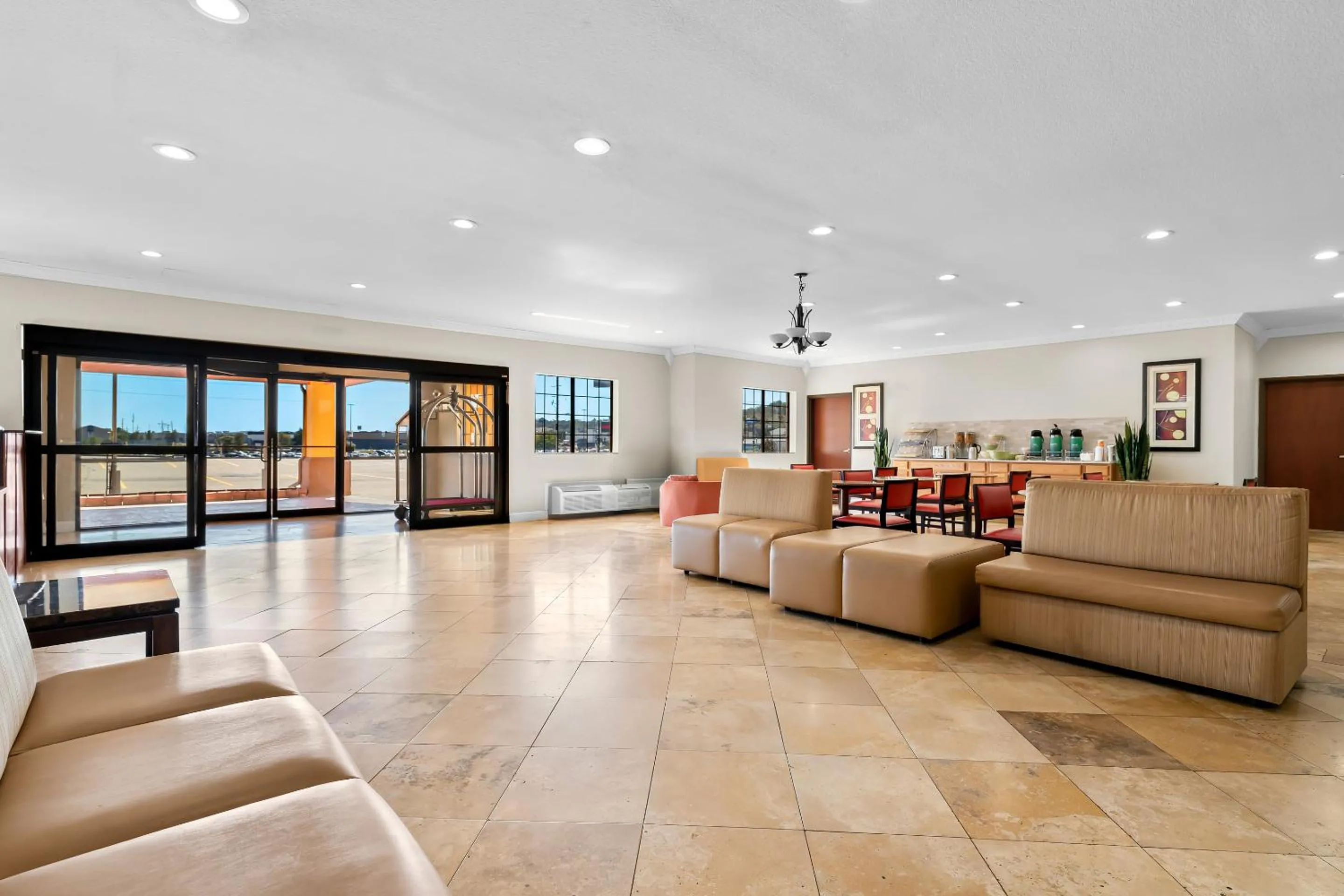 Lobby or reception in Quality Inn & Suites McAlester on Hwy 69