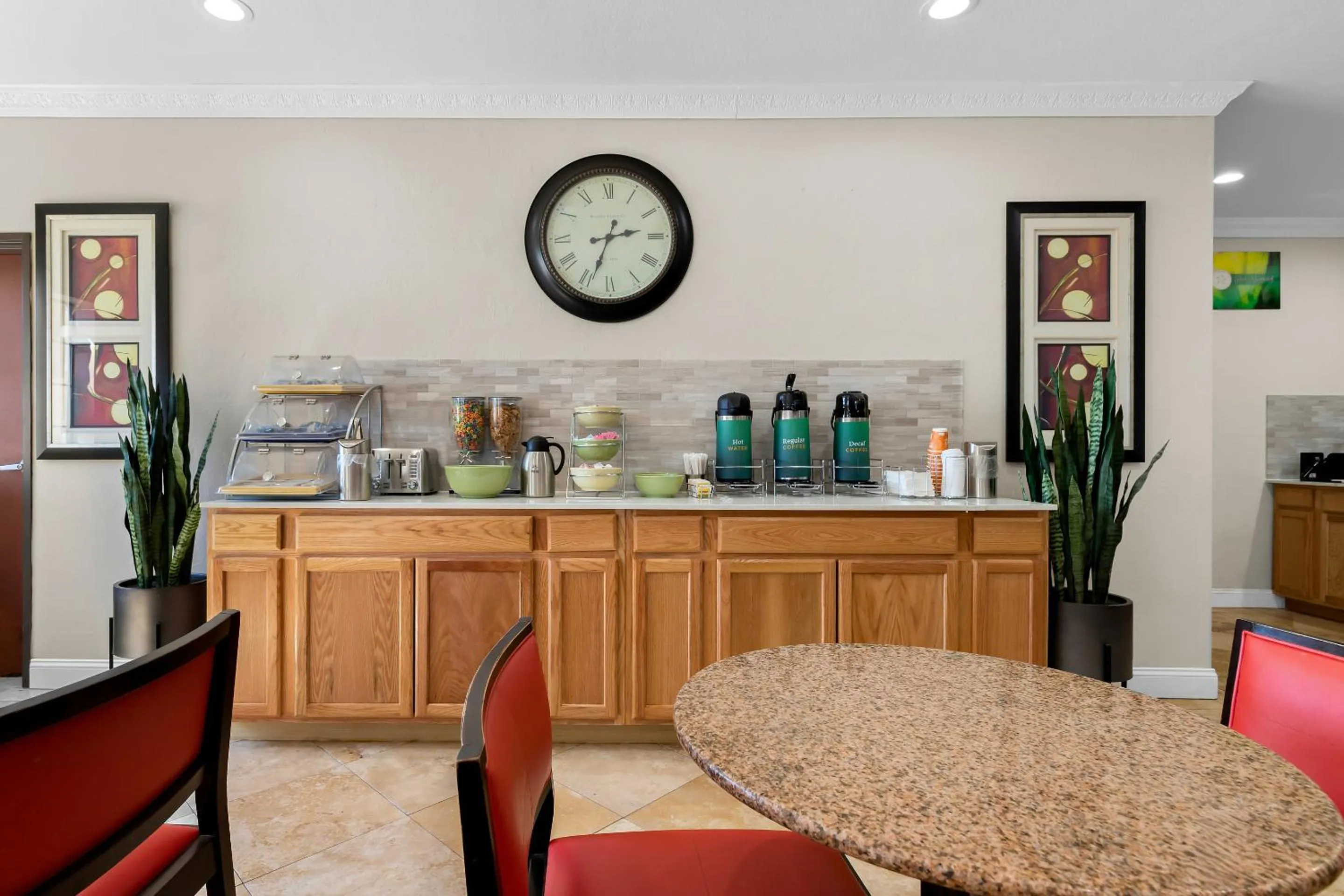 Coffee/tea facilities in Quality Inn & Suites McAlester on Hwy 69