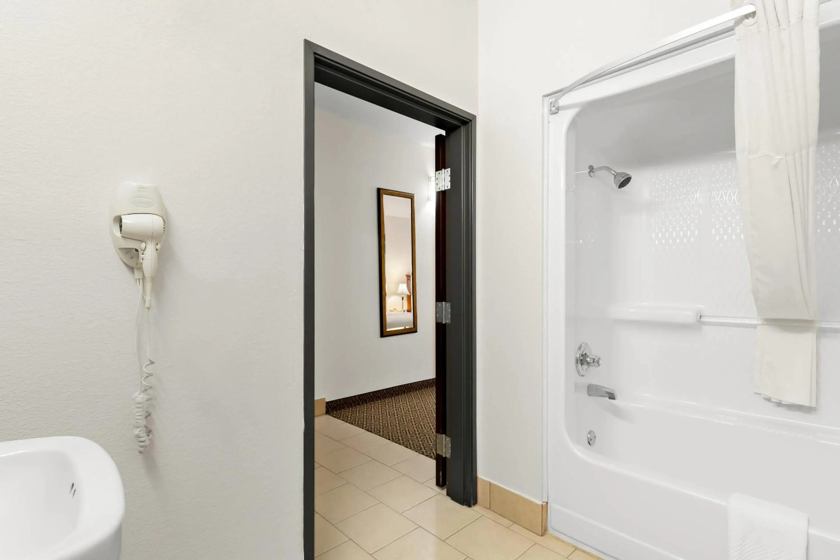 Bedroom in Quality Inn & Suites McAlester on Hwy 69