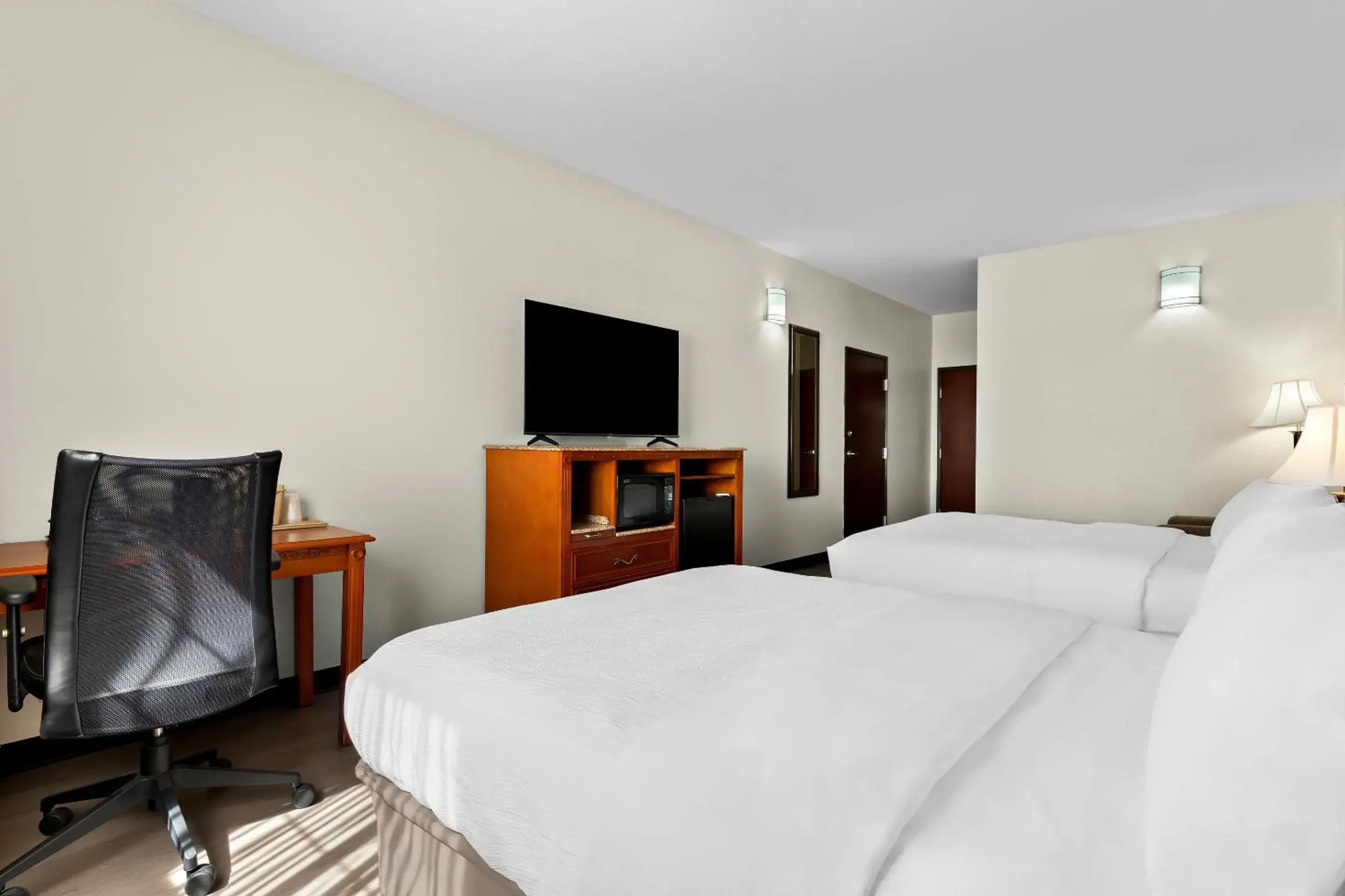 Bed in Quality Inn & Suites McAlester on Hwy 69 Bed in Quality Inn & Suites McAlester on Hwy 69