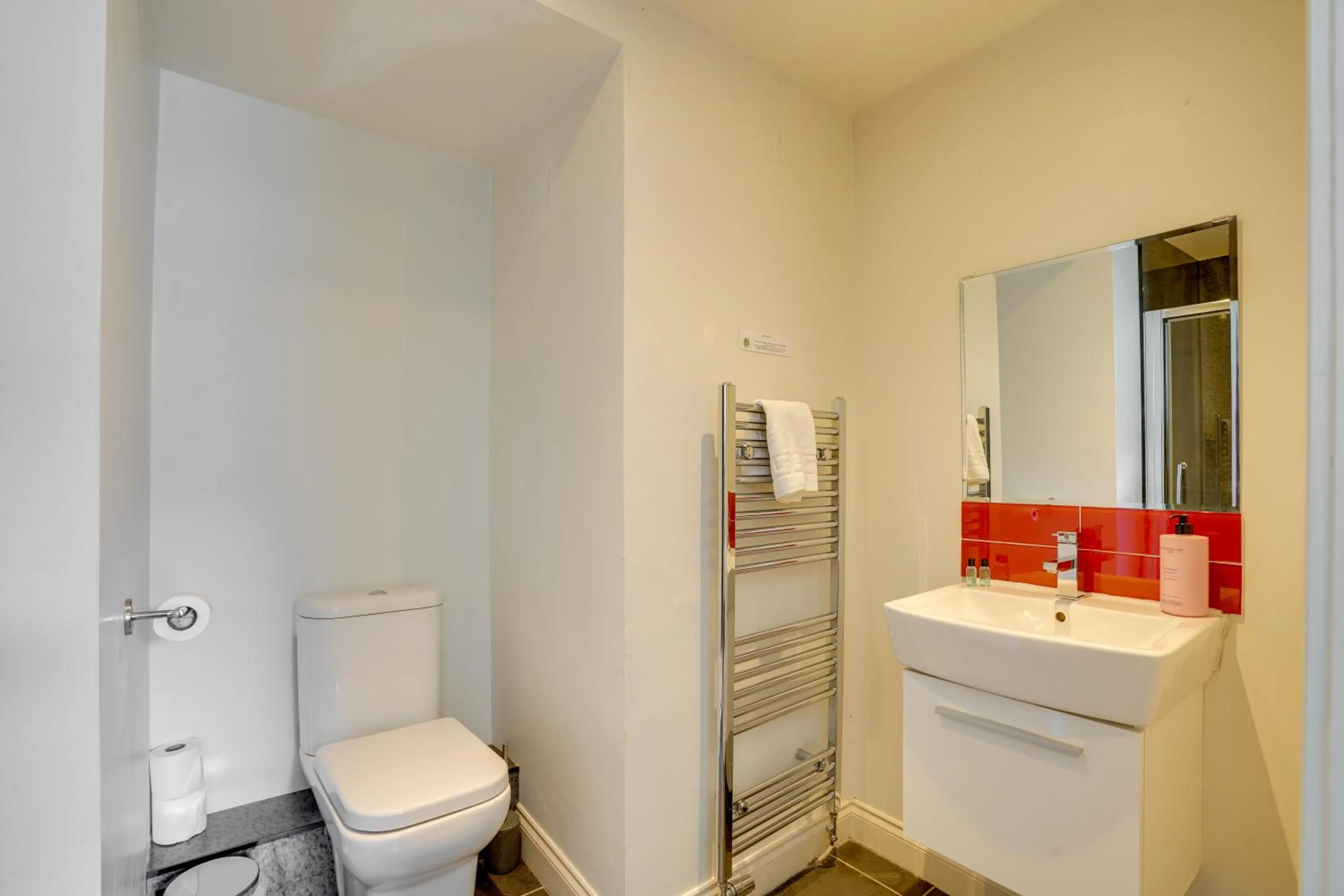 Toilet in The County Hotel - Self Check-In, Ultra Fast WI-FI, Free Parking, Central Location