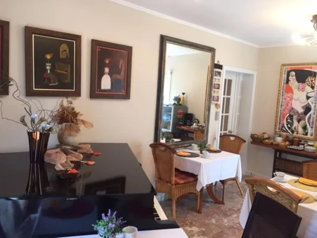 Breakfast in Villa Bougenvilia Tomas