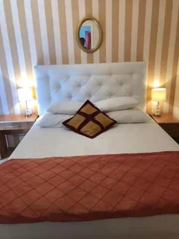 Bed in Villa Bougenvilia Tomas