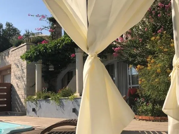 Facade/entrance in Villa Bougenvilia Tomas