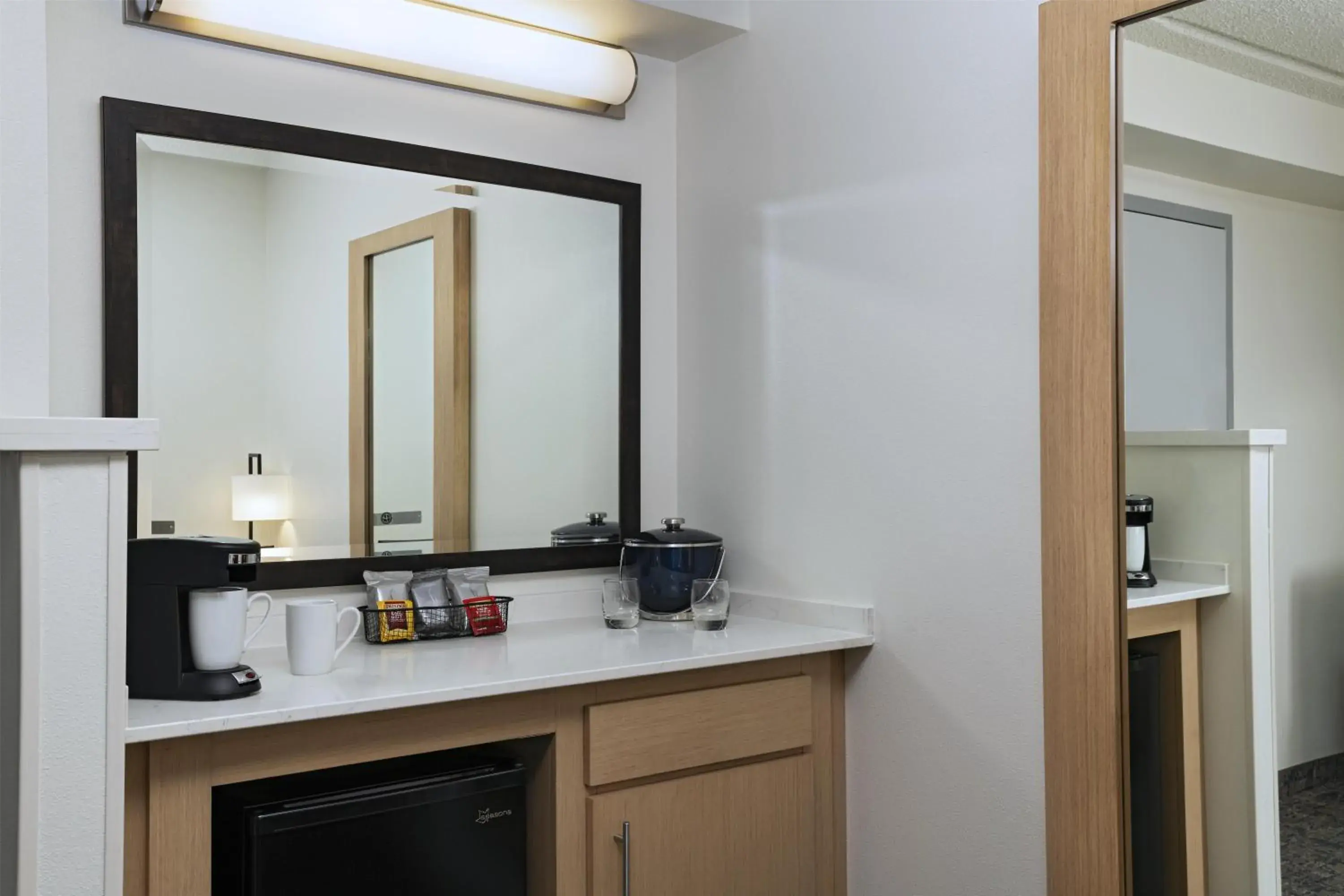 Bedroom in Hyatt Place Austin The Domain Area Bedroom in Hyatt Place Austin The Domain Area