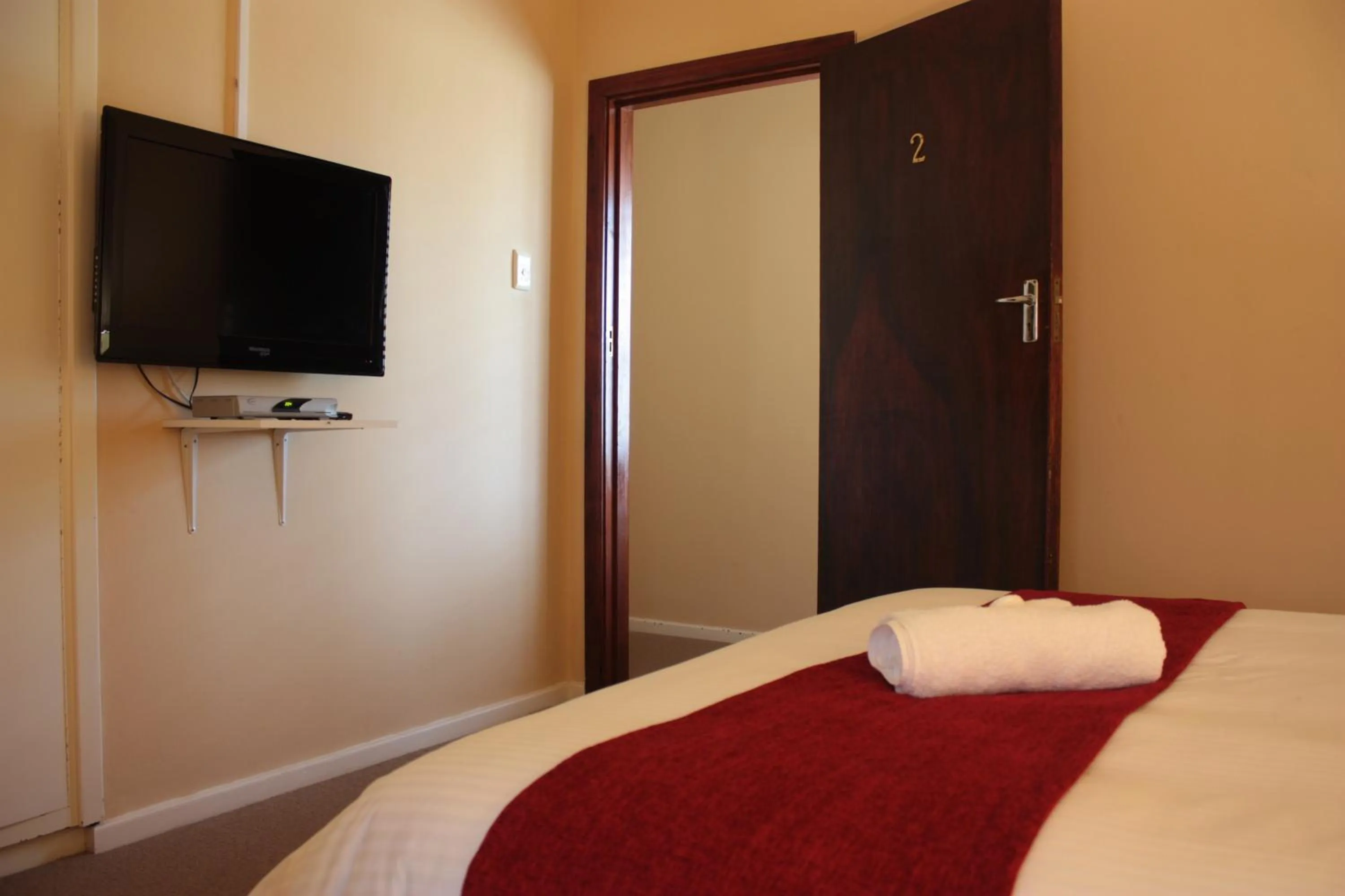 View (from property/room), Bed in Sunnyridge Lodge