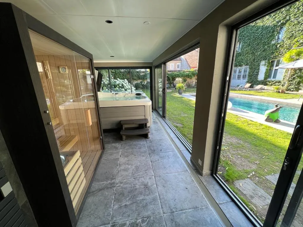 Hot Tub in Demeure Les Aiglons, Chambres d'hôtes & Spa