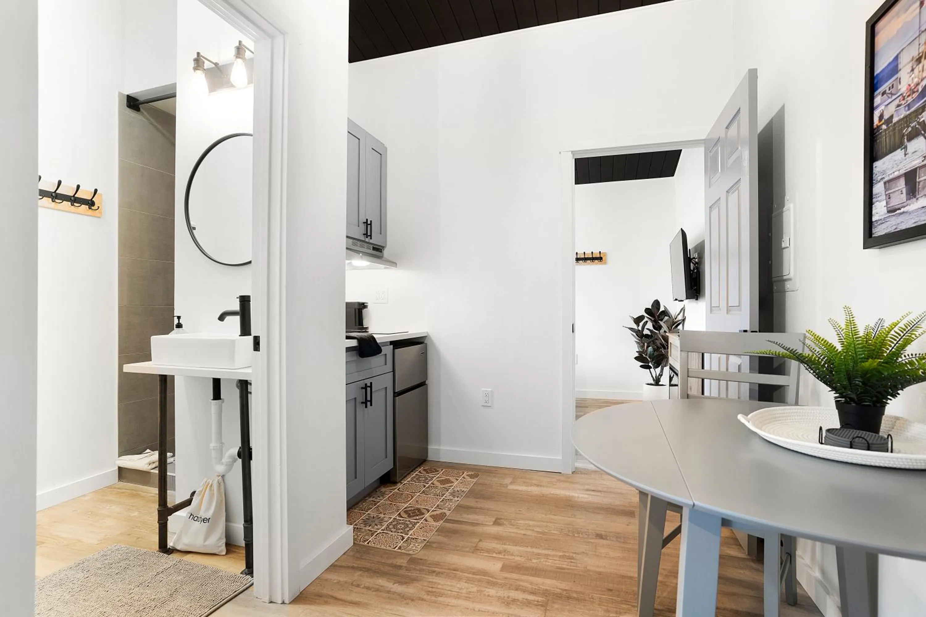 Dining area in South Bay Inn